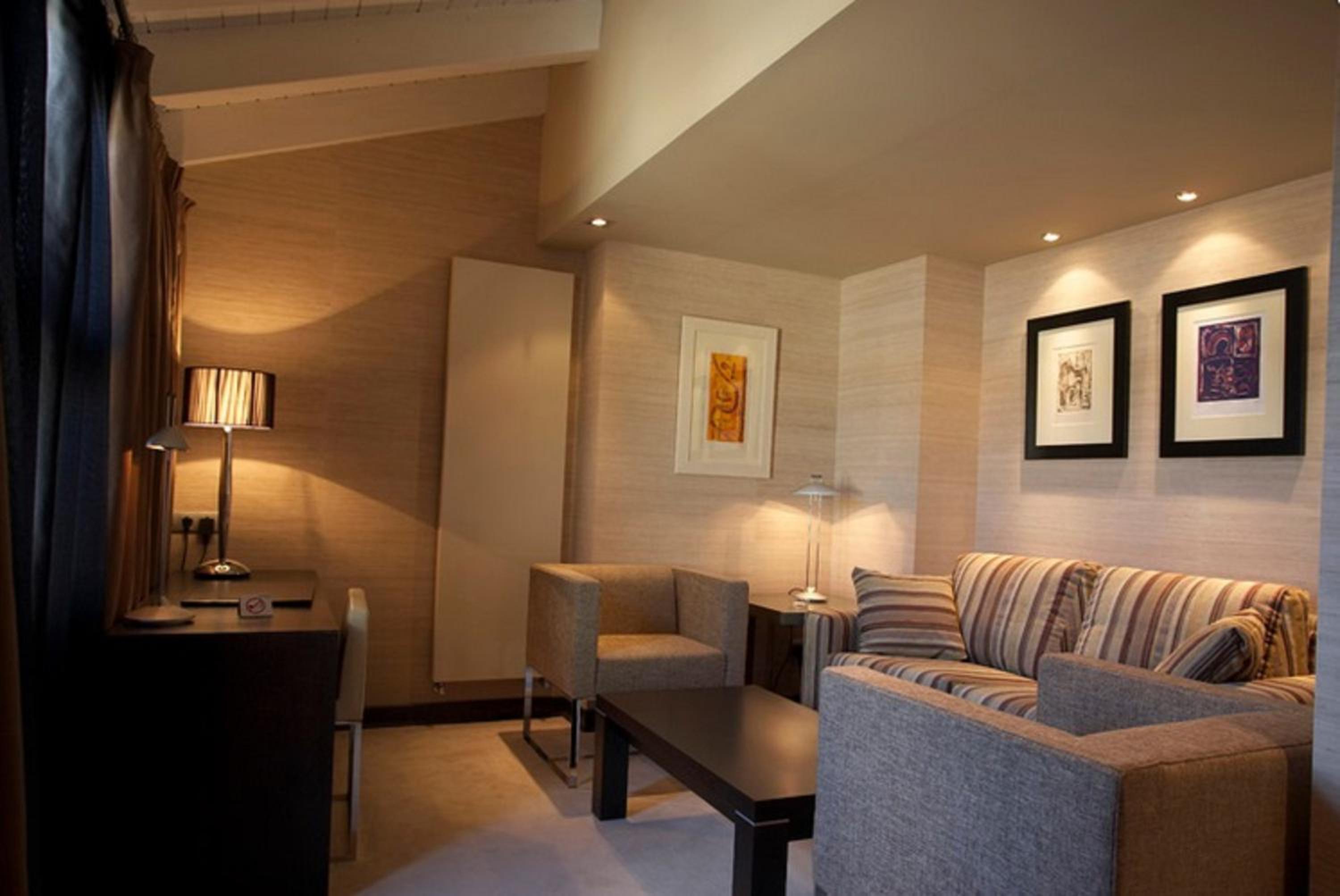Junior Suite (2 Adults + 2 Children) - Photo 1
