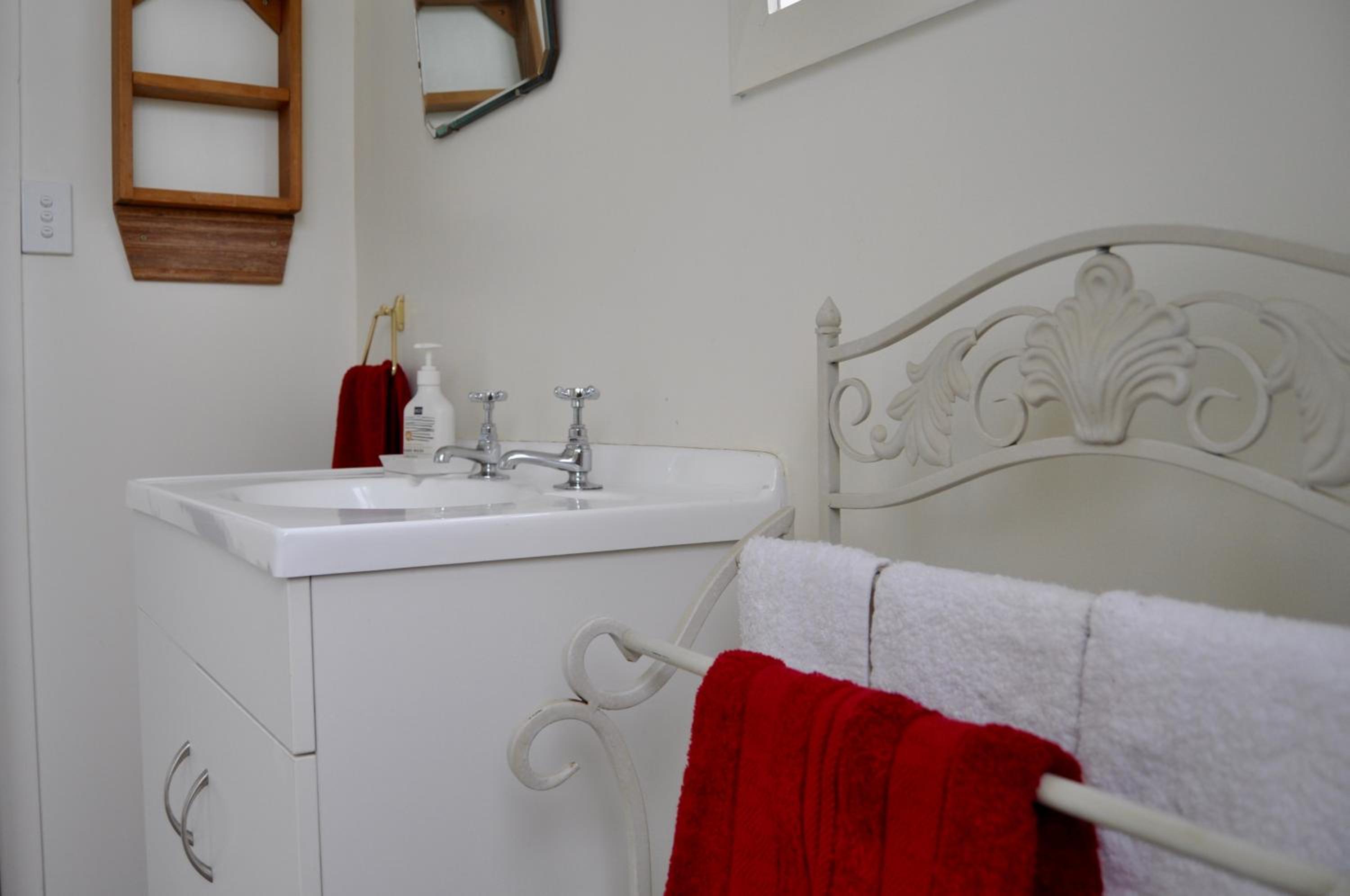 Three-Bedroom House - Photo 4