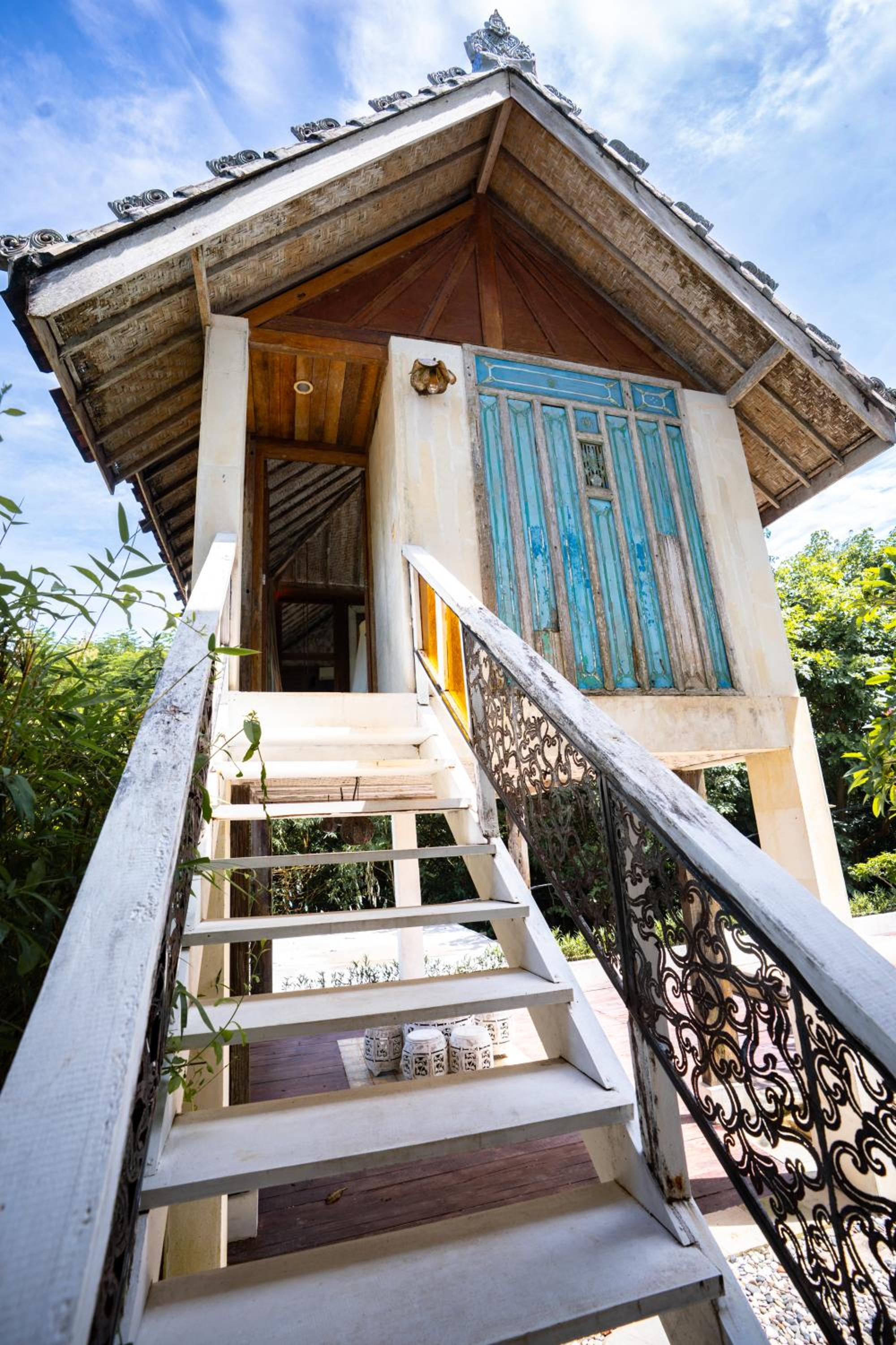 Bungalow with Garden View photo 3