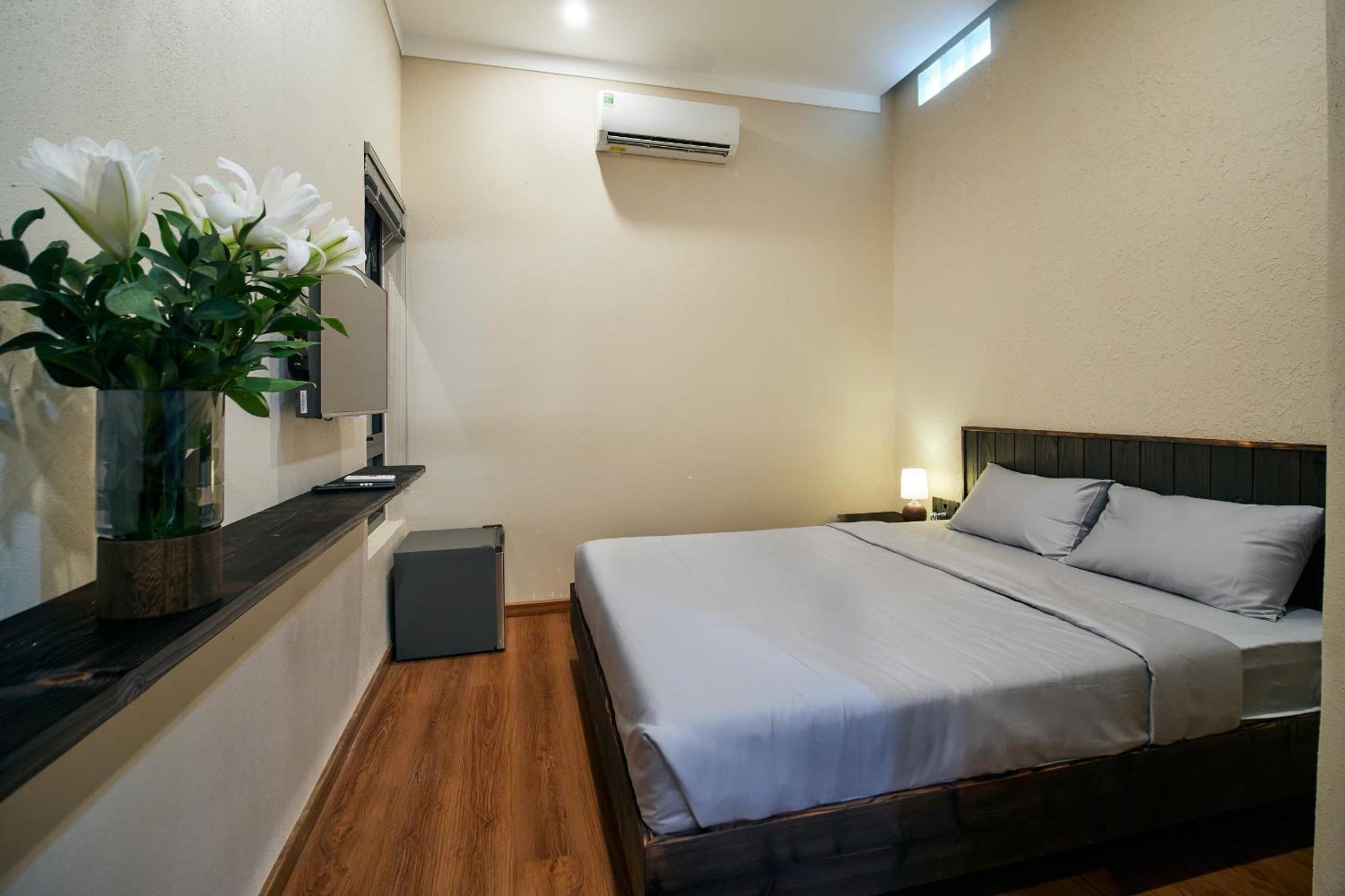 Deluxe Queen Room