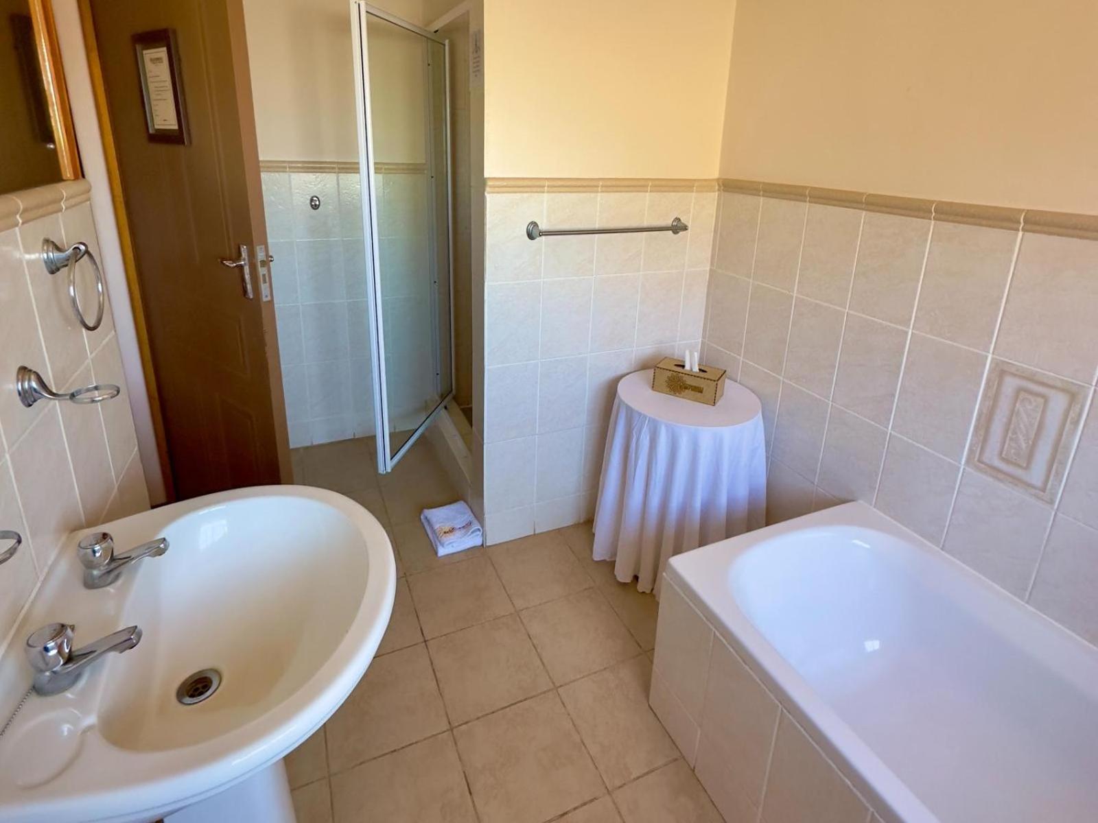 Standard Triple Room photo 2
