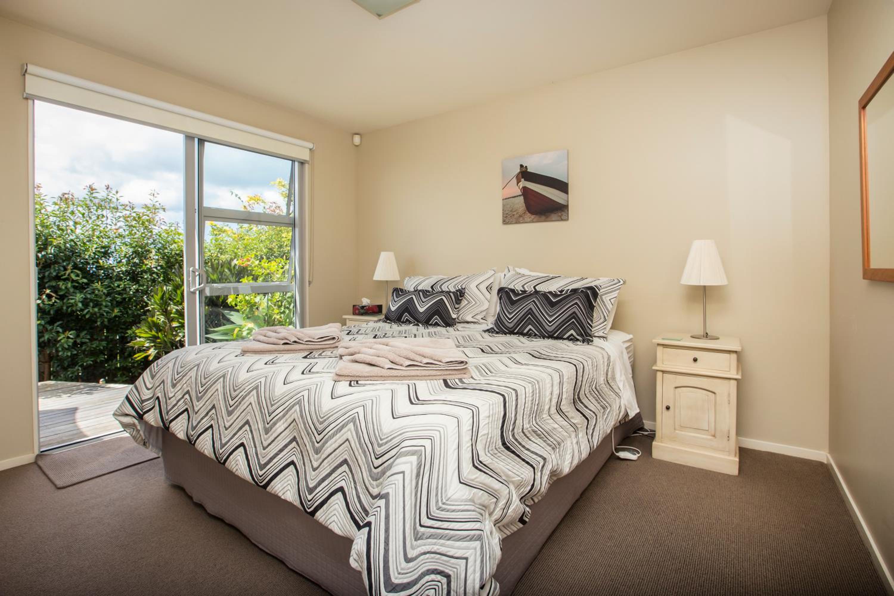 Deluxe Apartment photo 2
