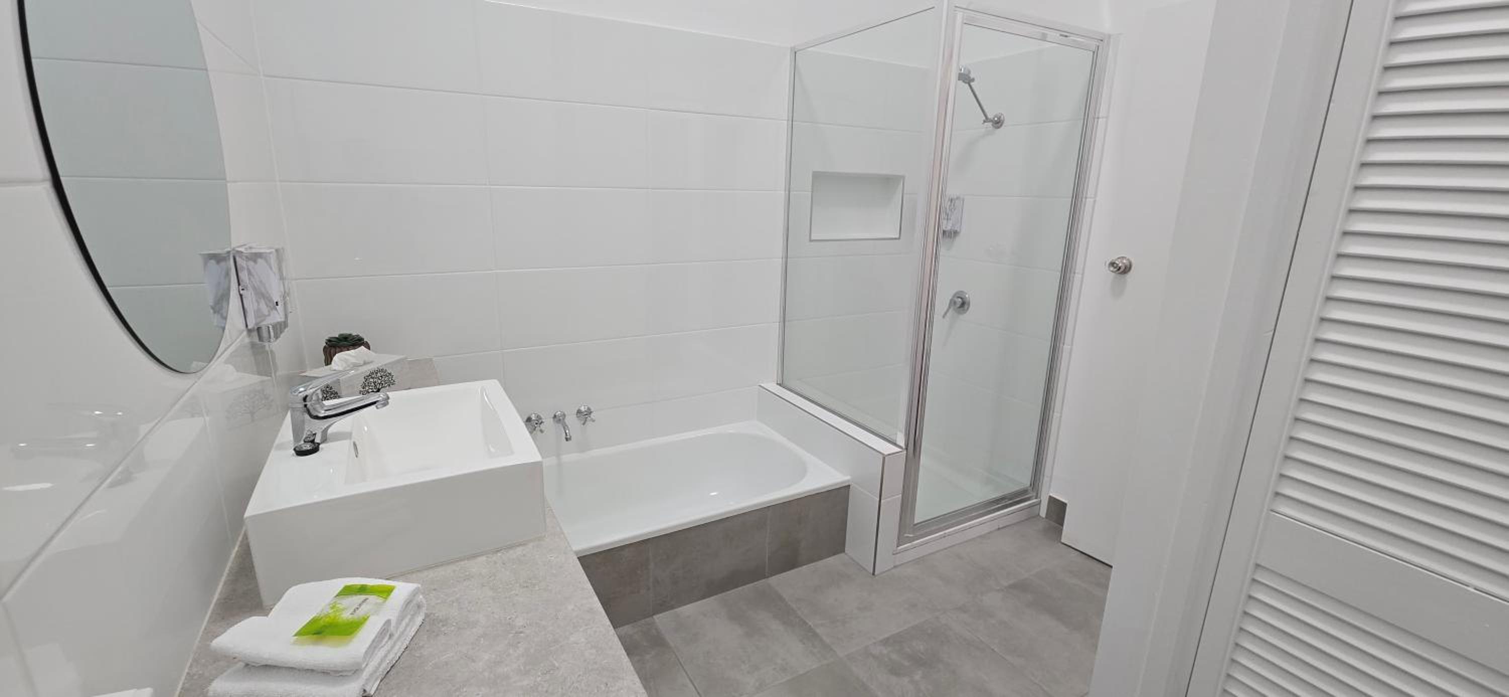 Three-Bedroom Apartment (Annex) photo 2