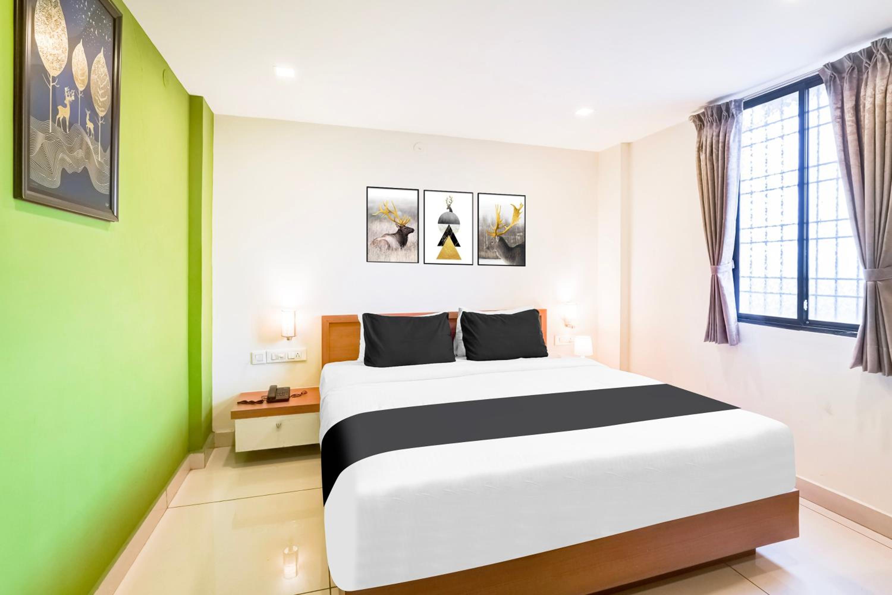 Deluxe Double Room photo 2