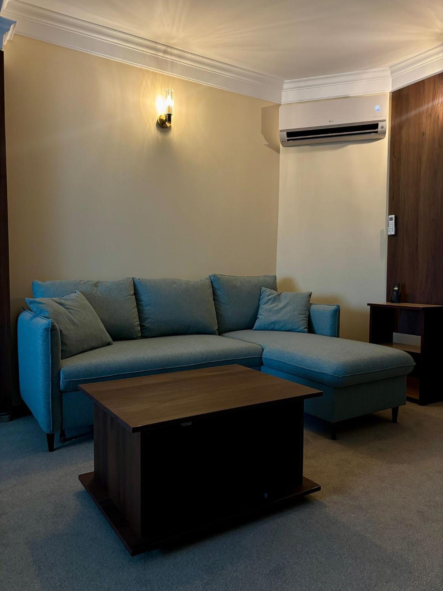 Deluxe Suite - Photo 3