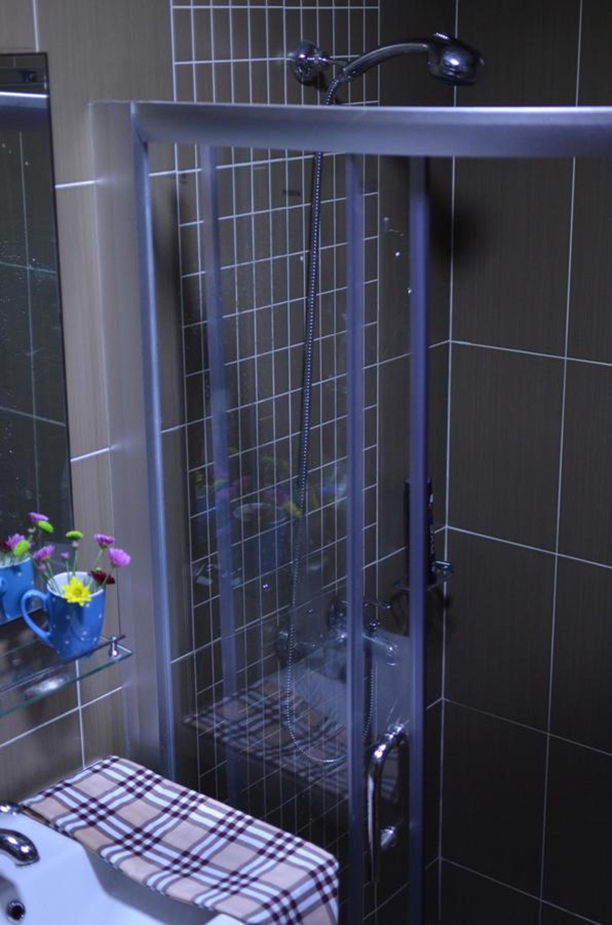 Twin Room with Shared Bathroom photo 2