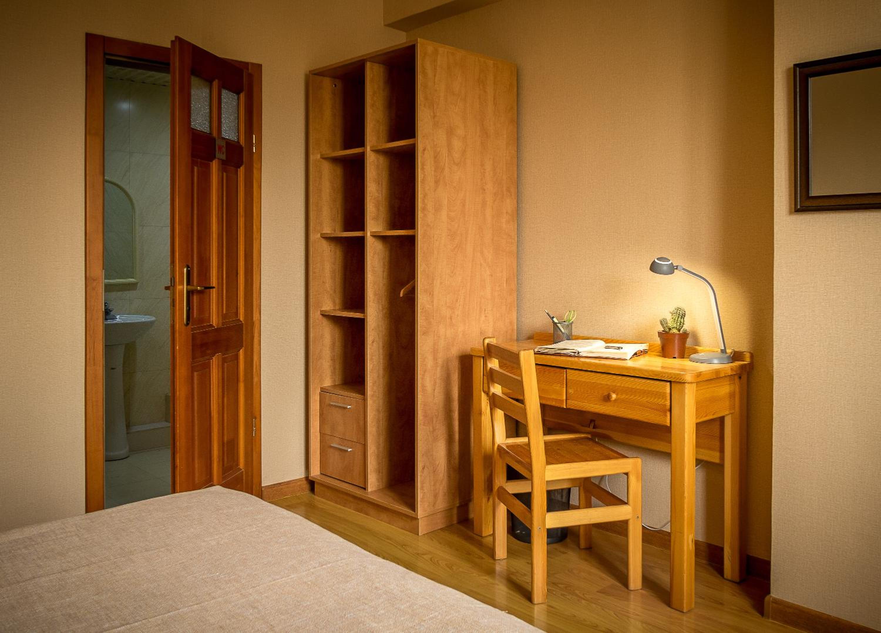 Basic Triple Room with Shared Bathroom photo 2