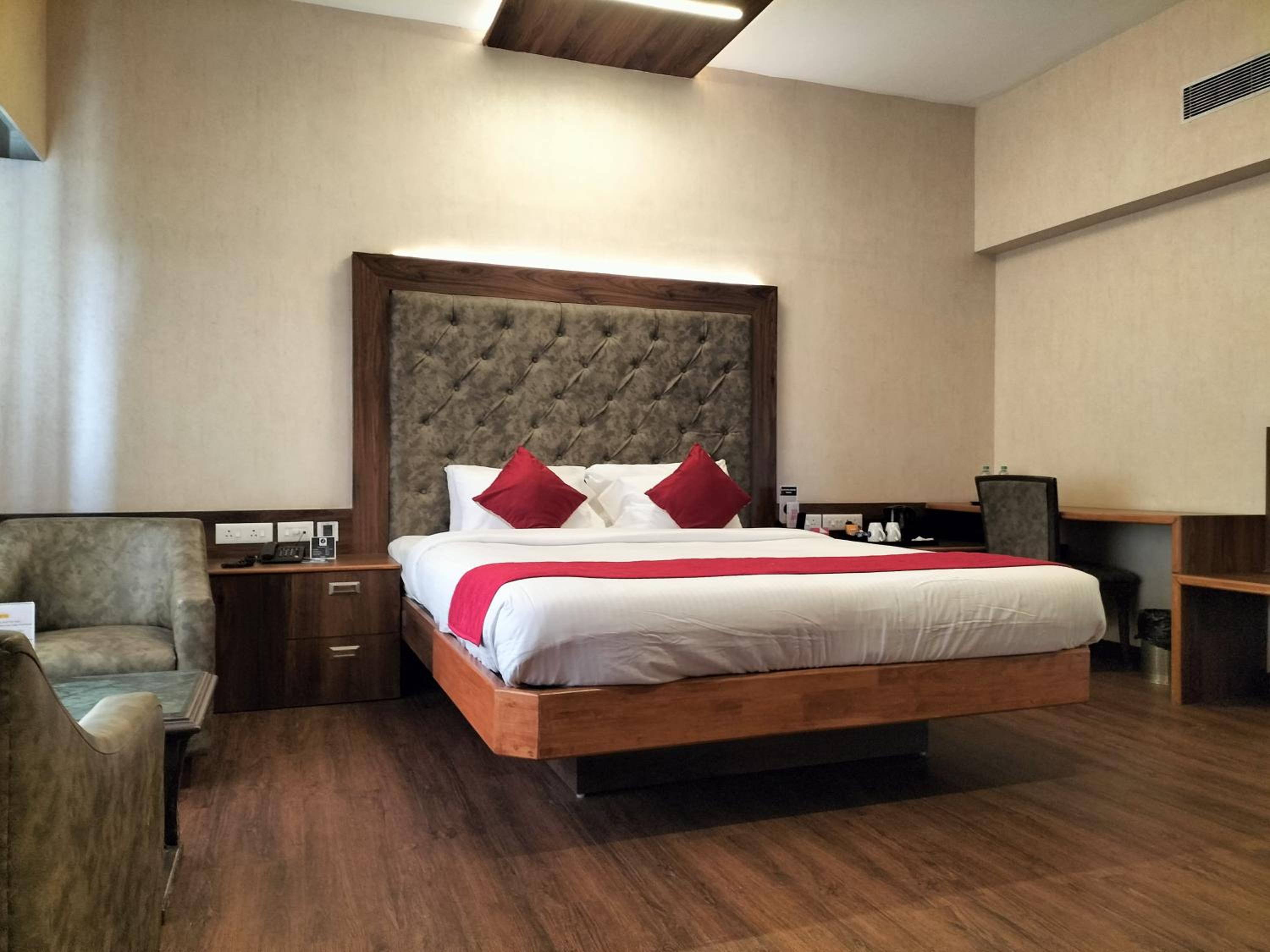 Junior Suite - Photo 1