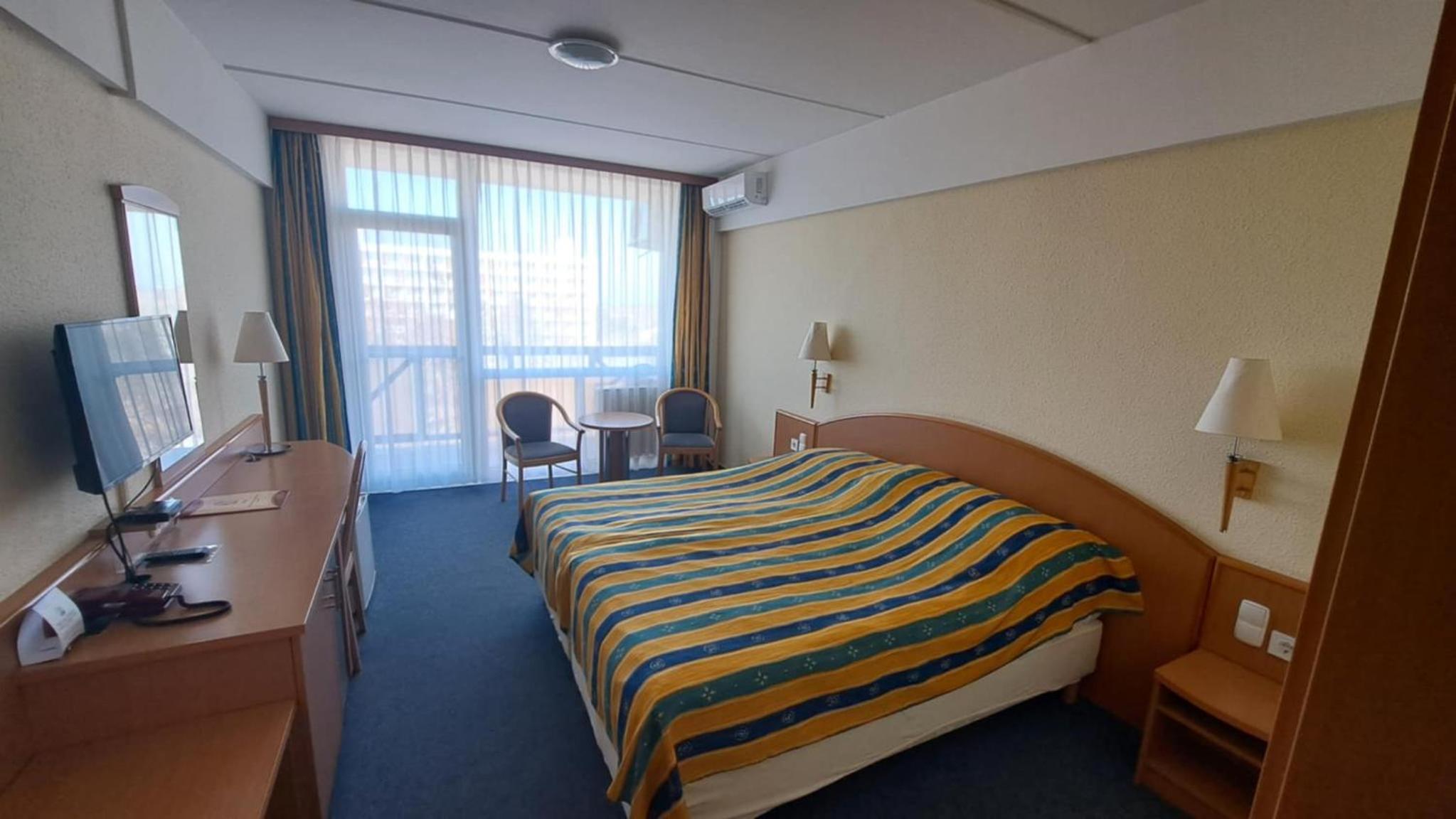 Air-conditioned standard double room - Photo 2
