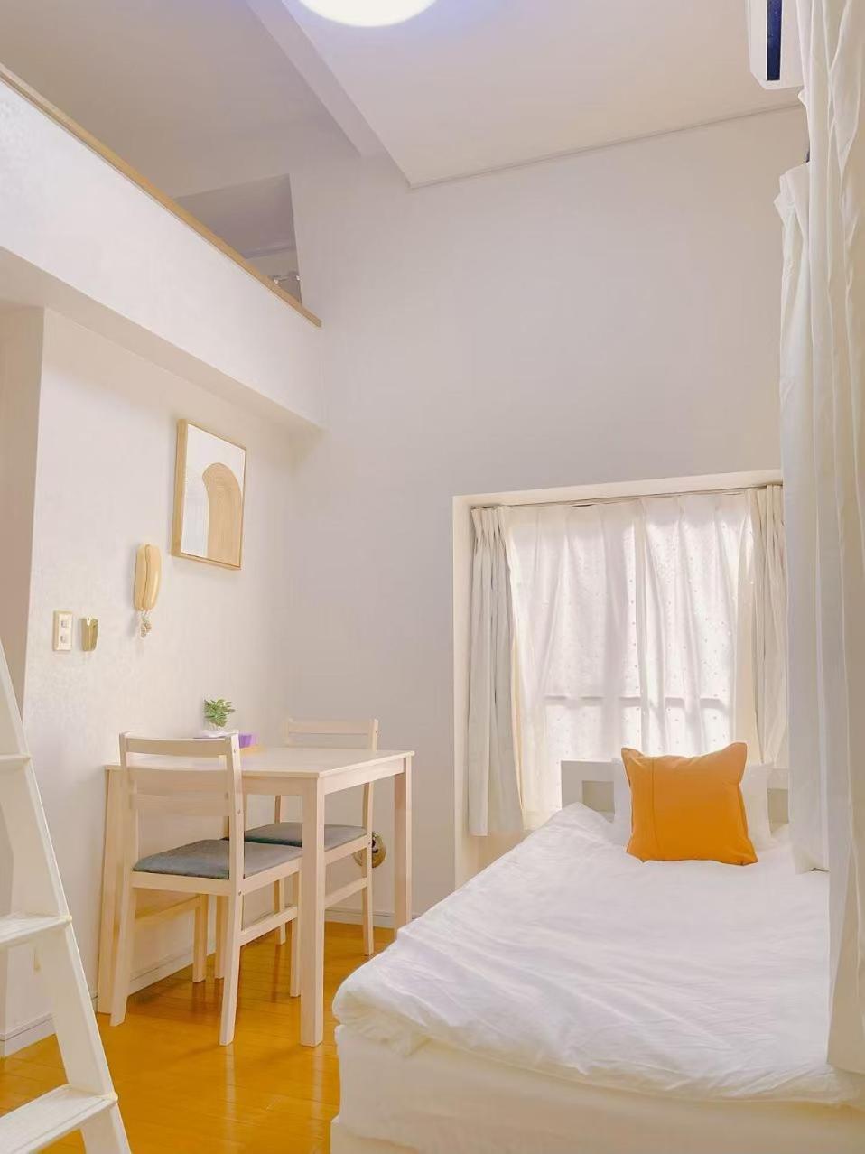 One-Bedroom Apartment with View photo 1