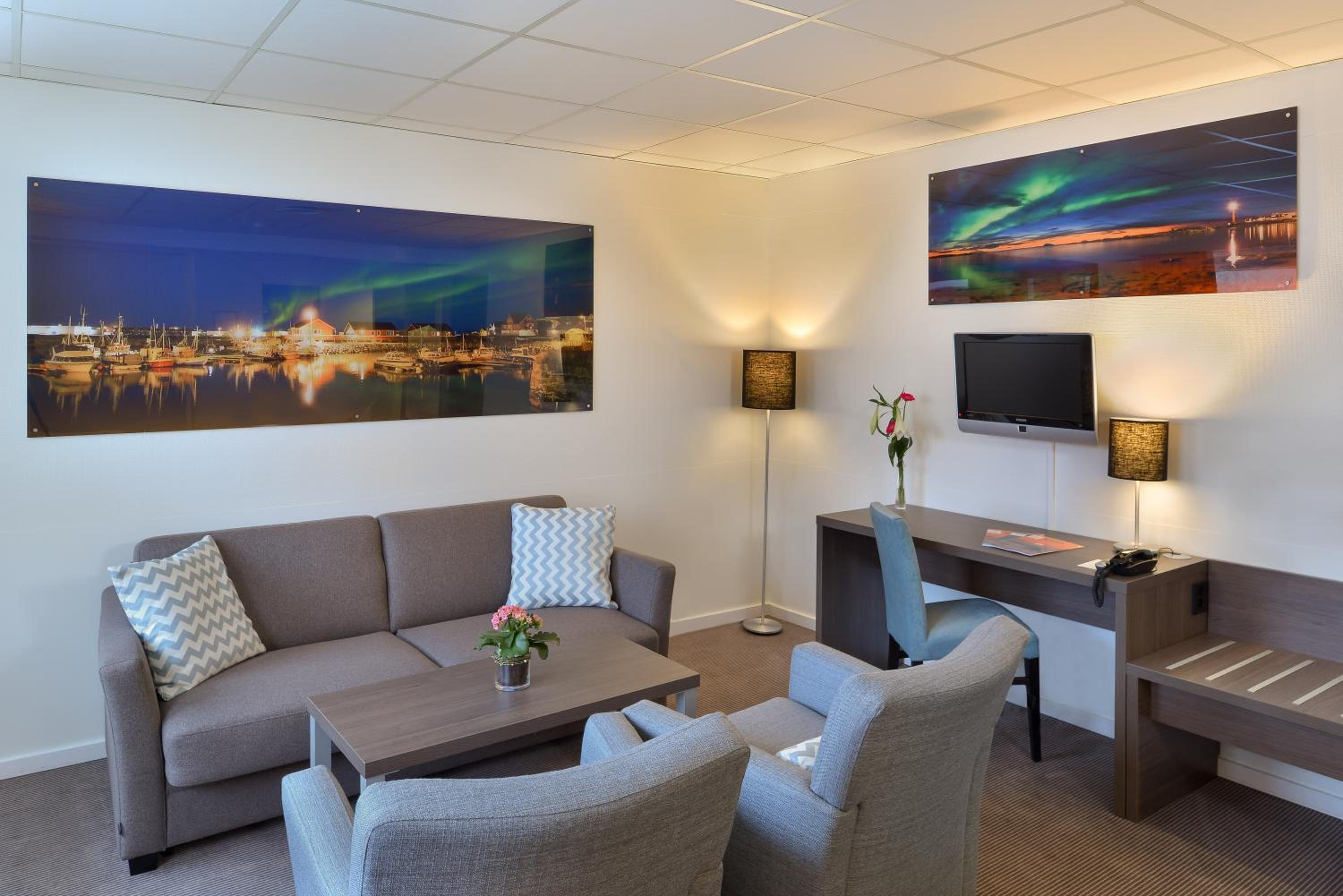 Family Room - Photo 1