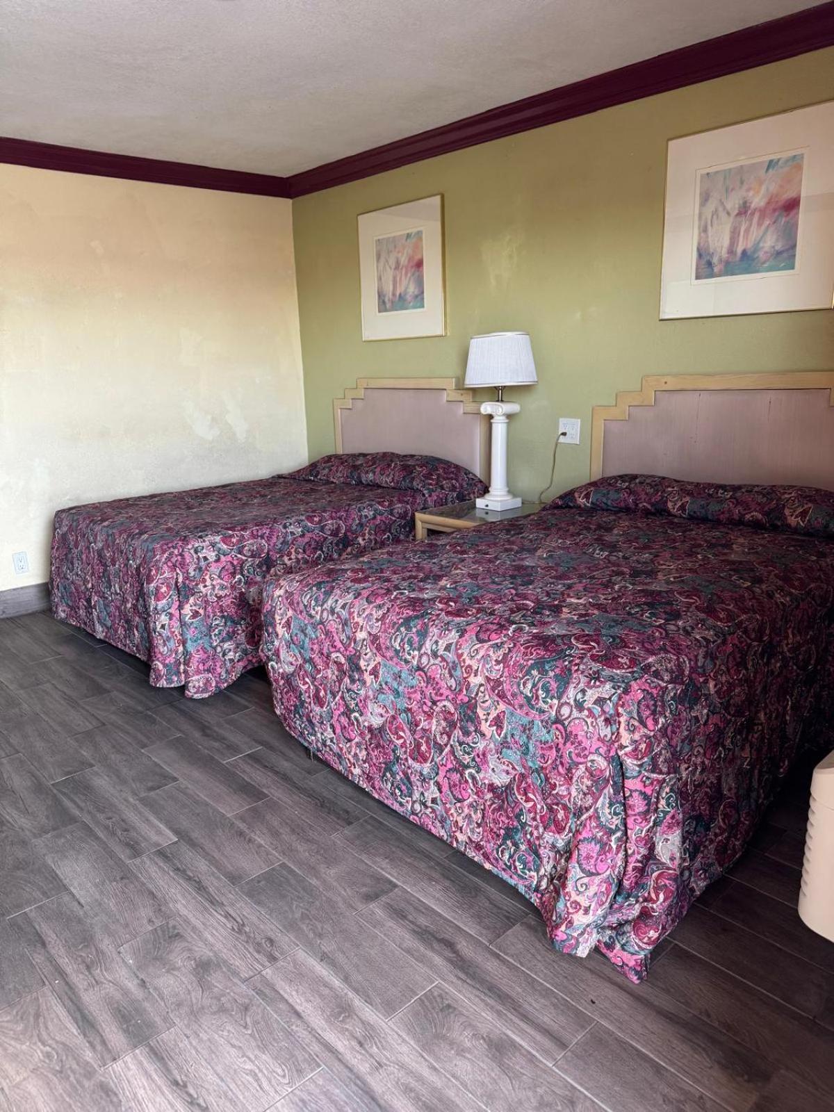 2 Full Beds Non-Smoking photo 2