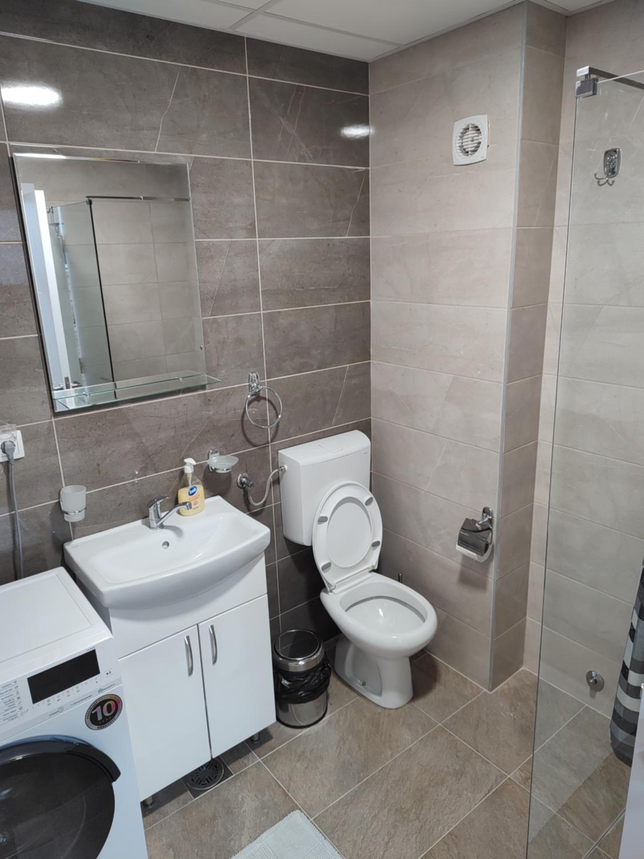 One-Bedroom Apartment with Terrace - Photo 3