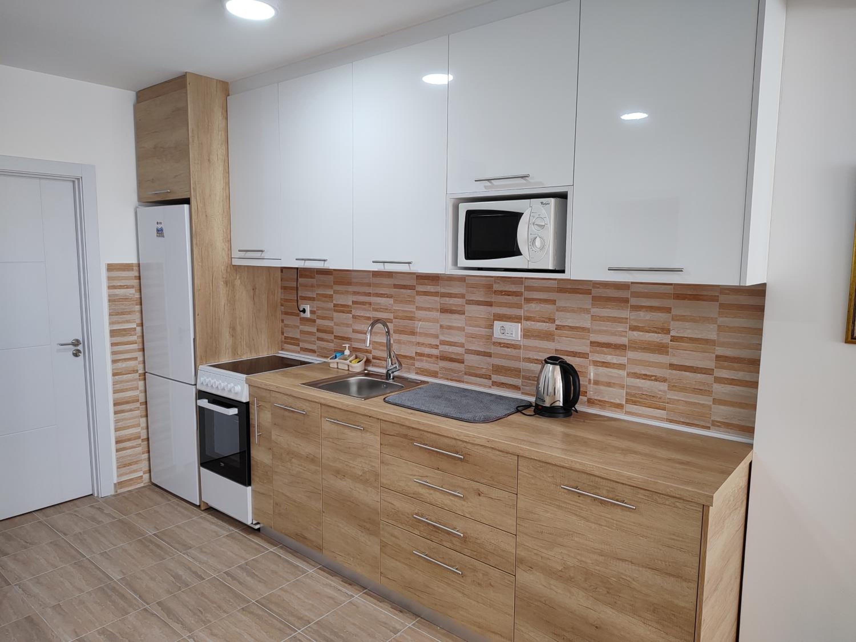 One-Bedroom Apartment with Terrace - Photo 4