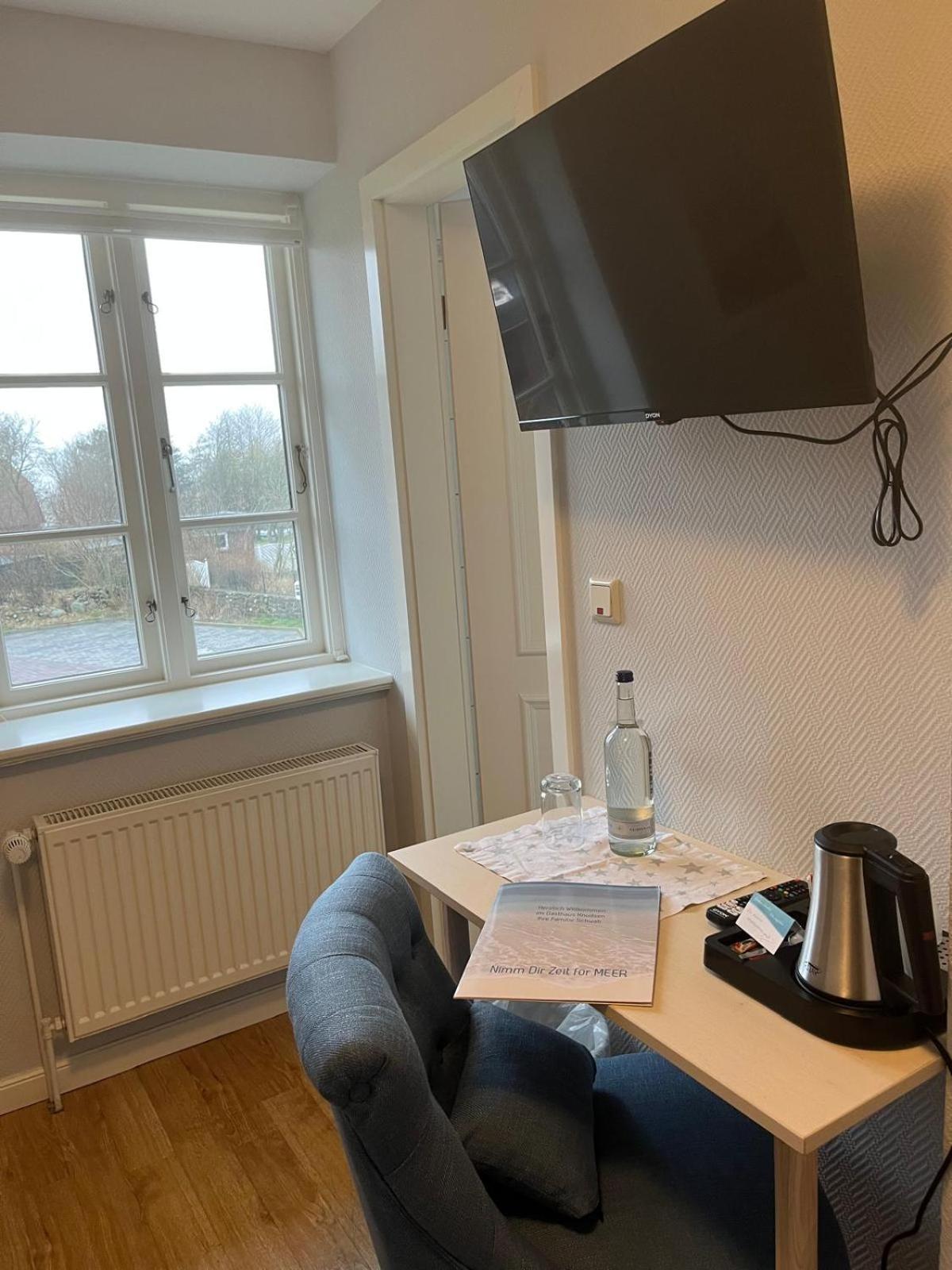 Small Single Room photo 2