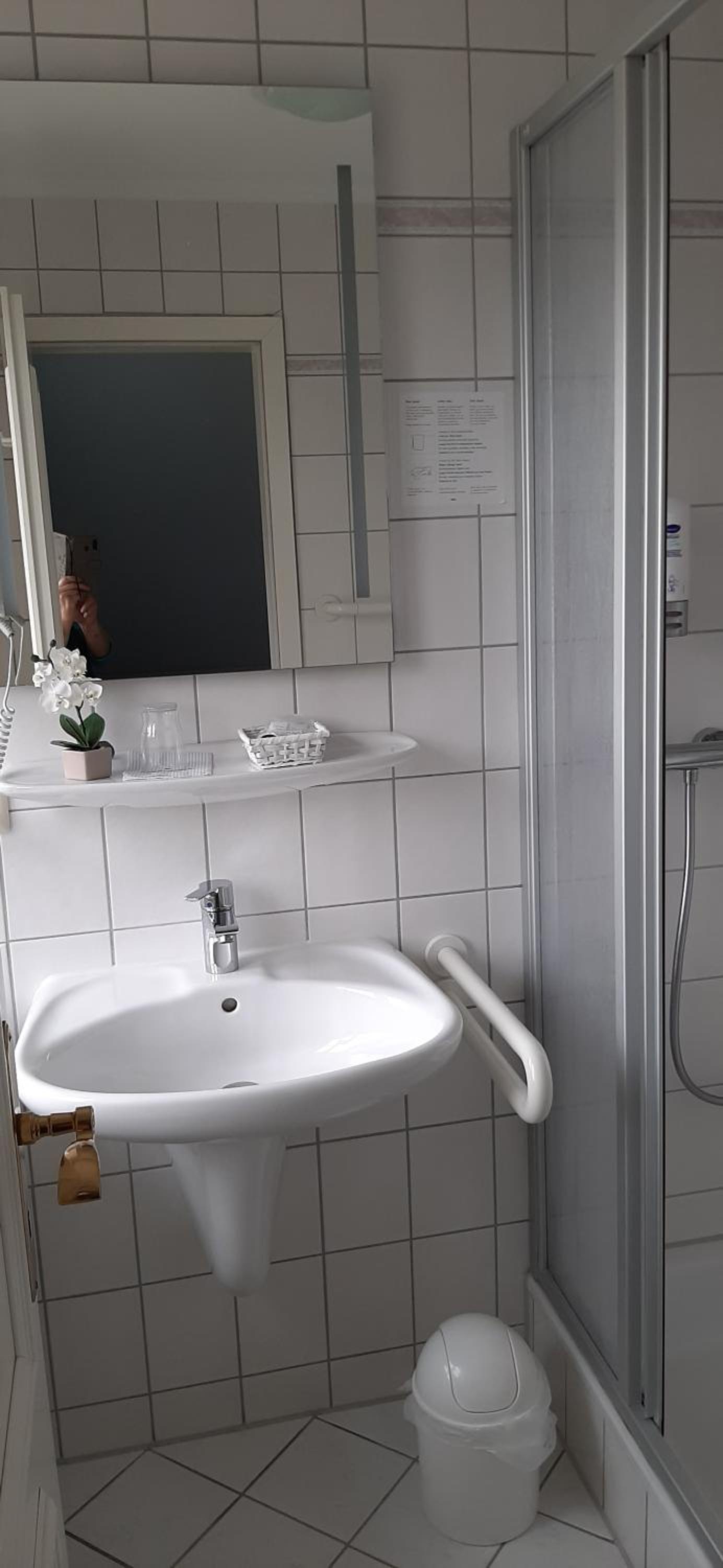 Small Single Room photo 3