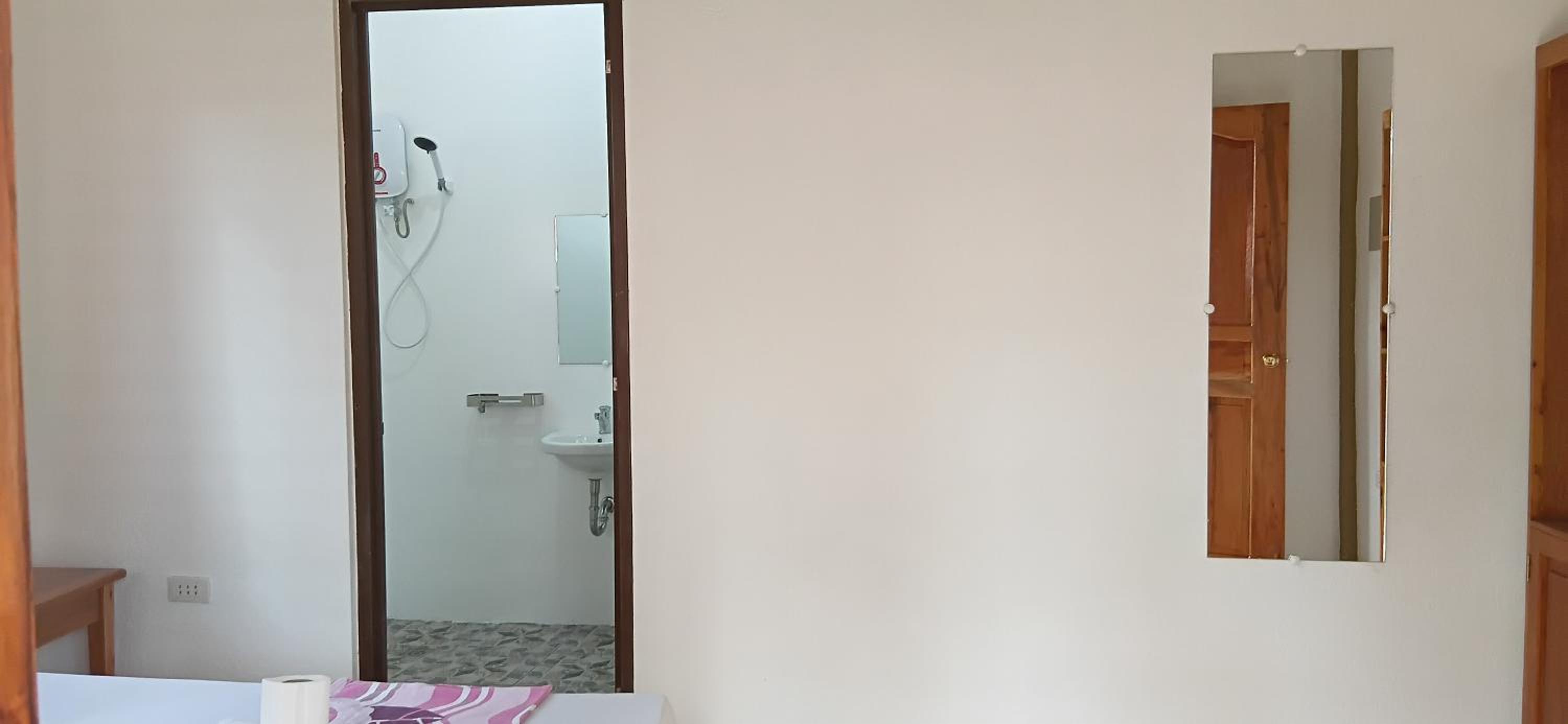Deluxe Double Room - Photo 12