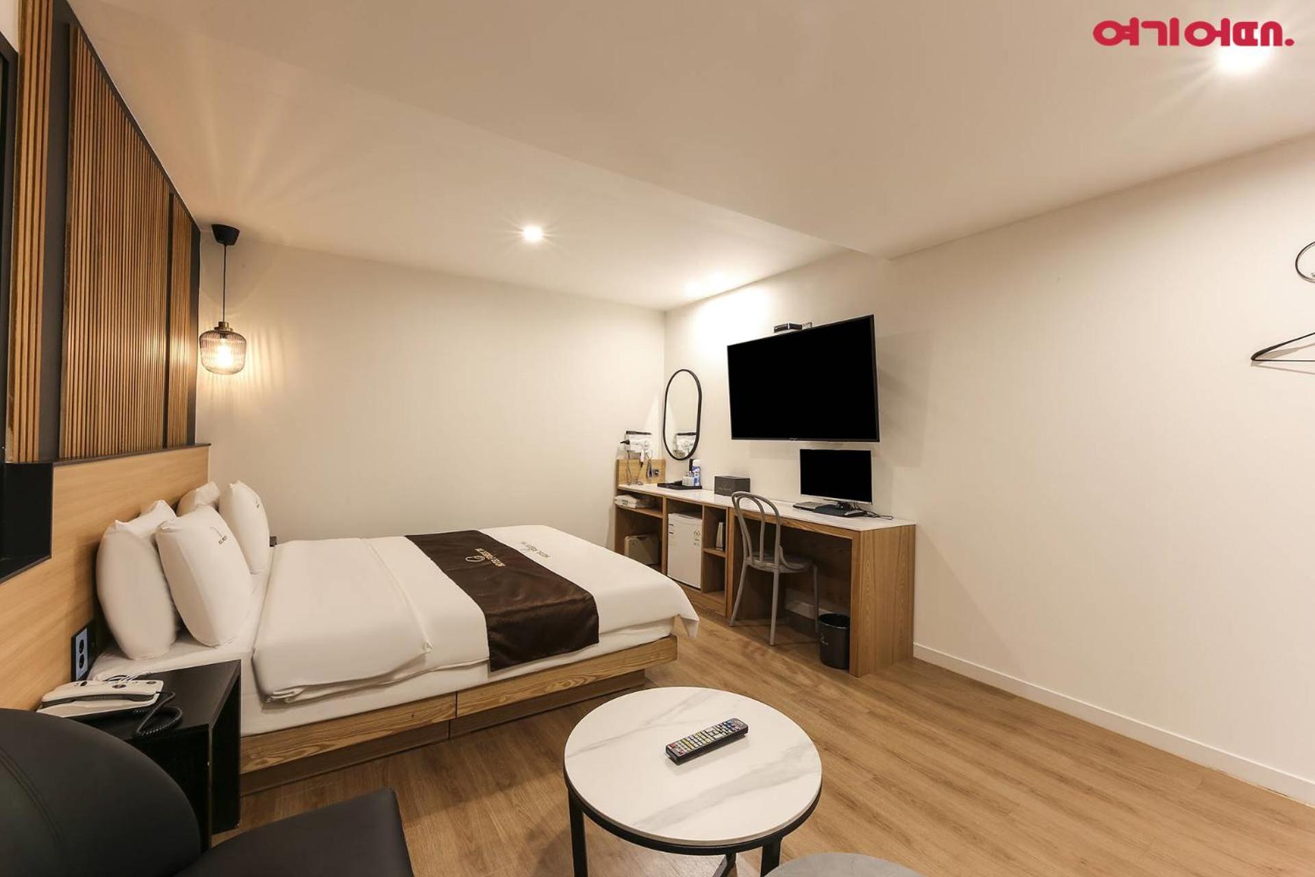 Deluxe Room - Photo 3