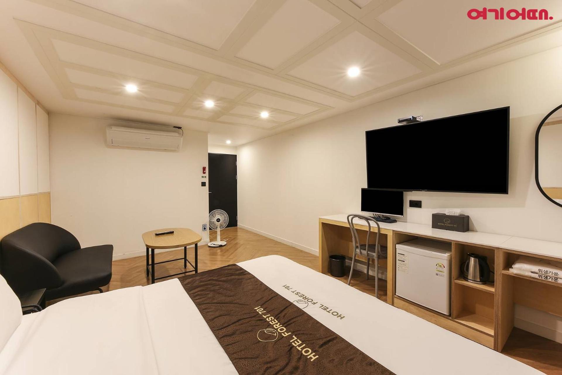 Deluxe Room - Photo 12