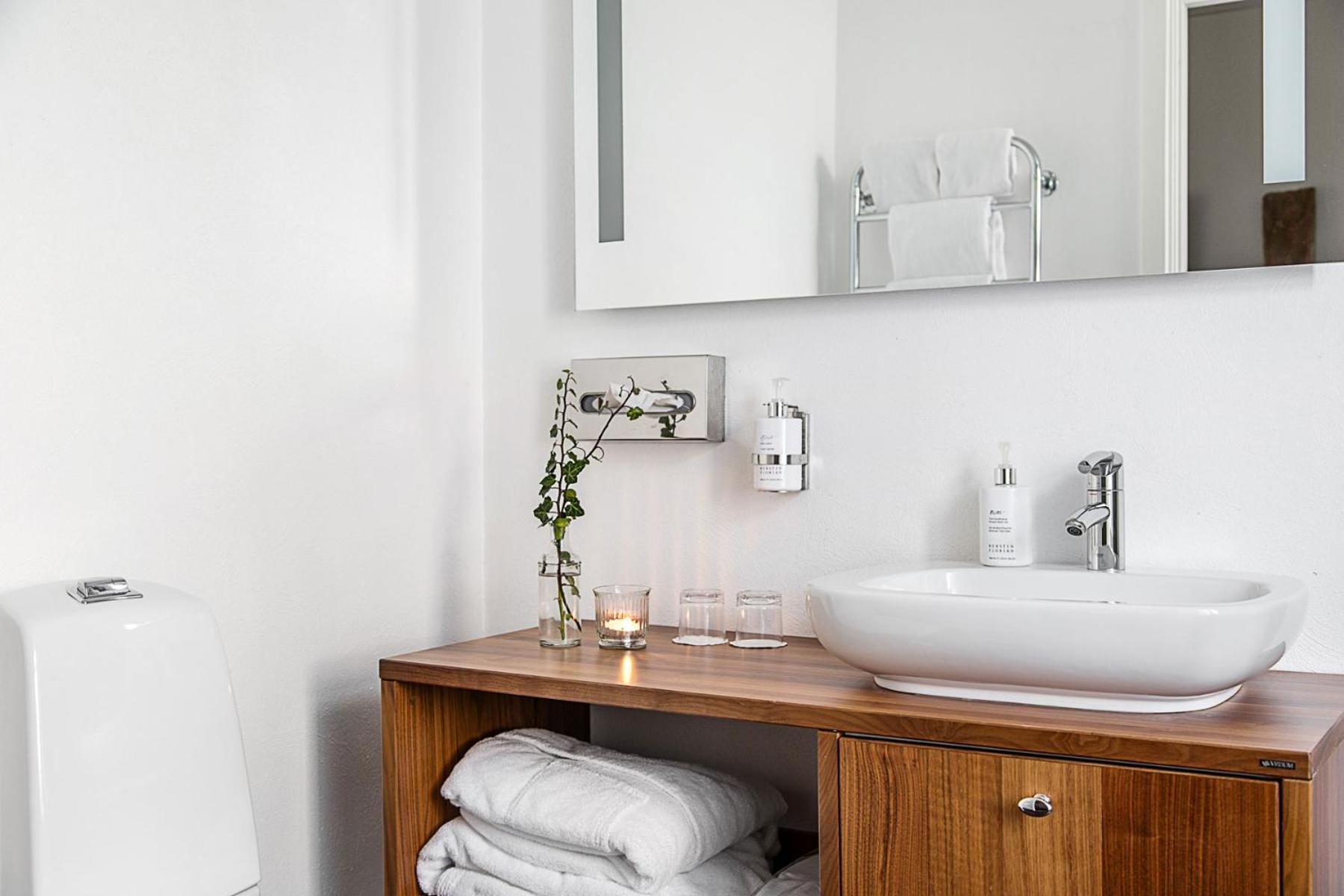 Small Double Room with Spa Access photo 1
