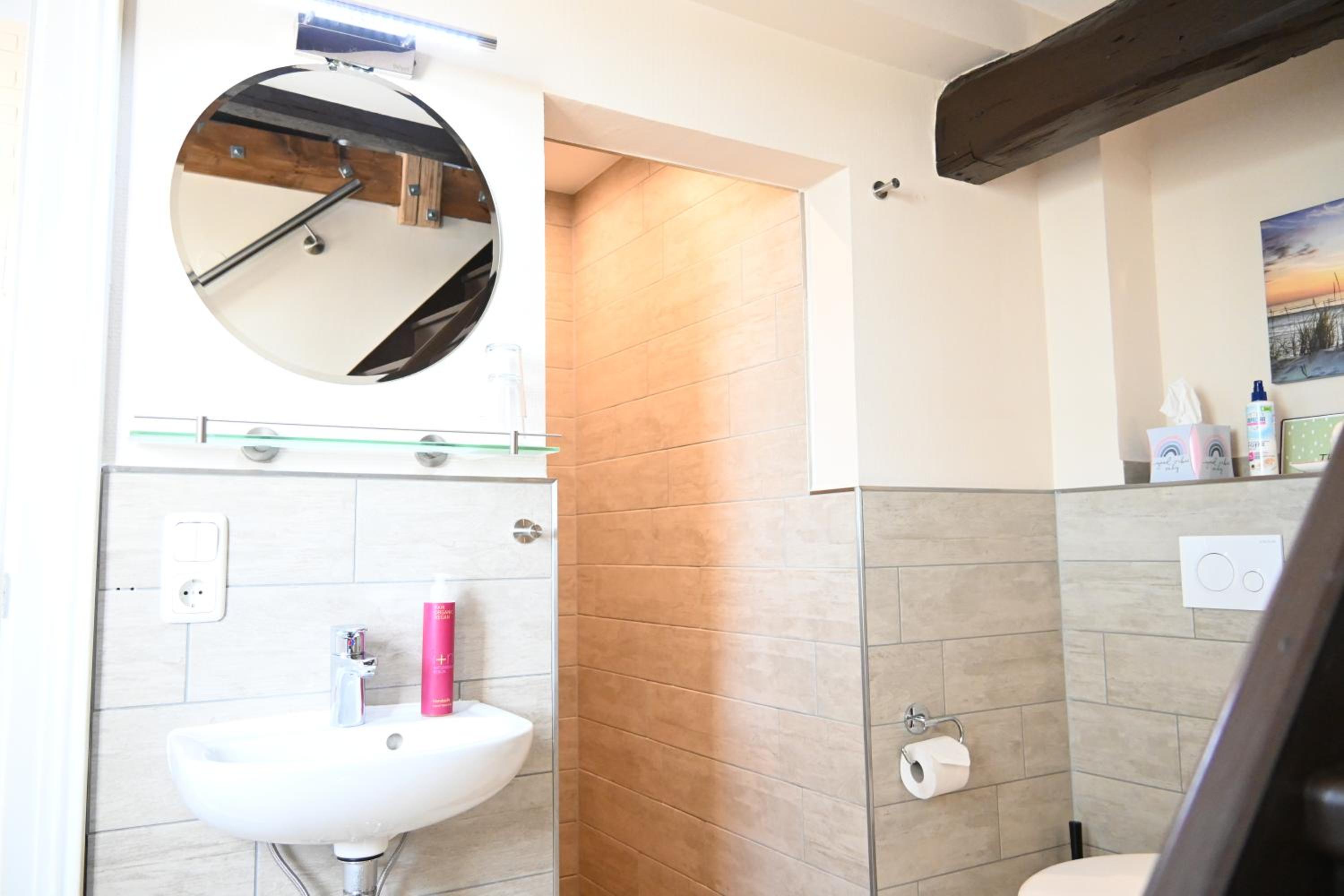 Deluxe Double Room with Shower