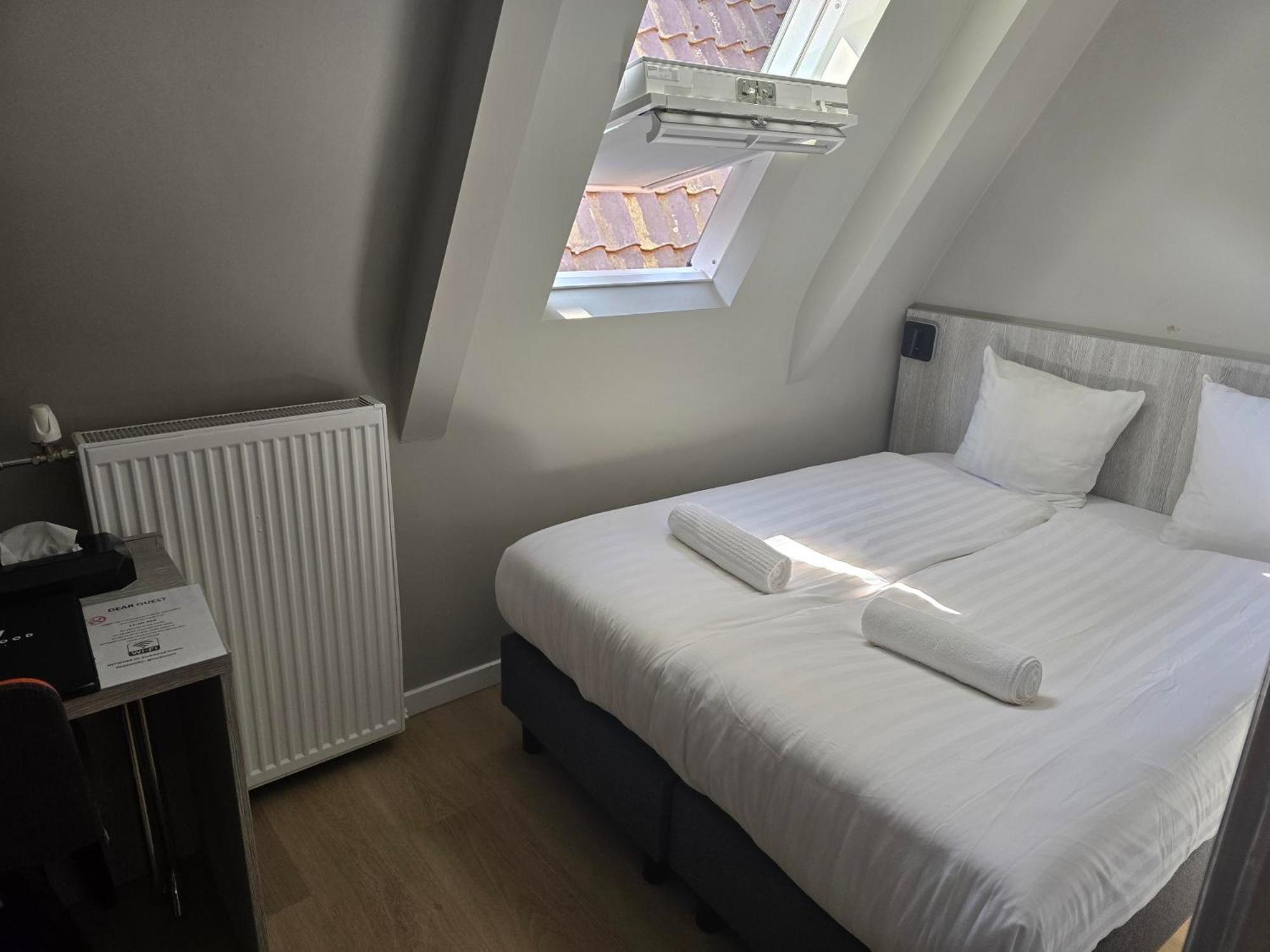 Small Double Room with Private Bathroom thumbnail 5