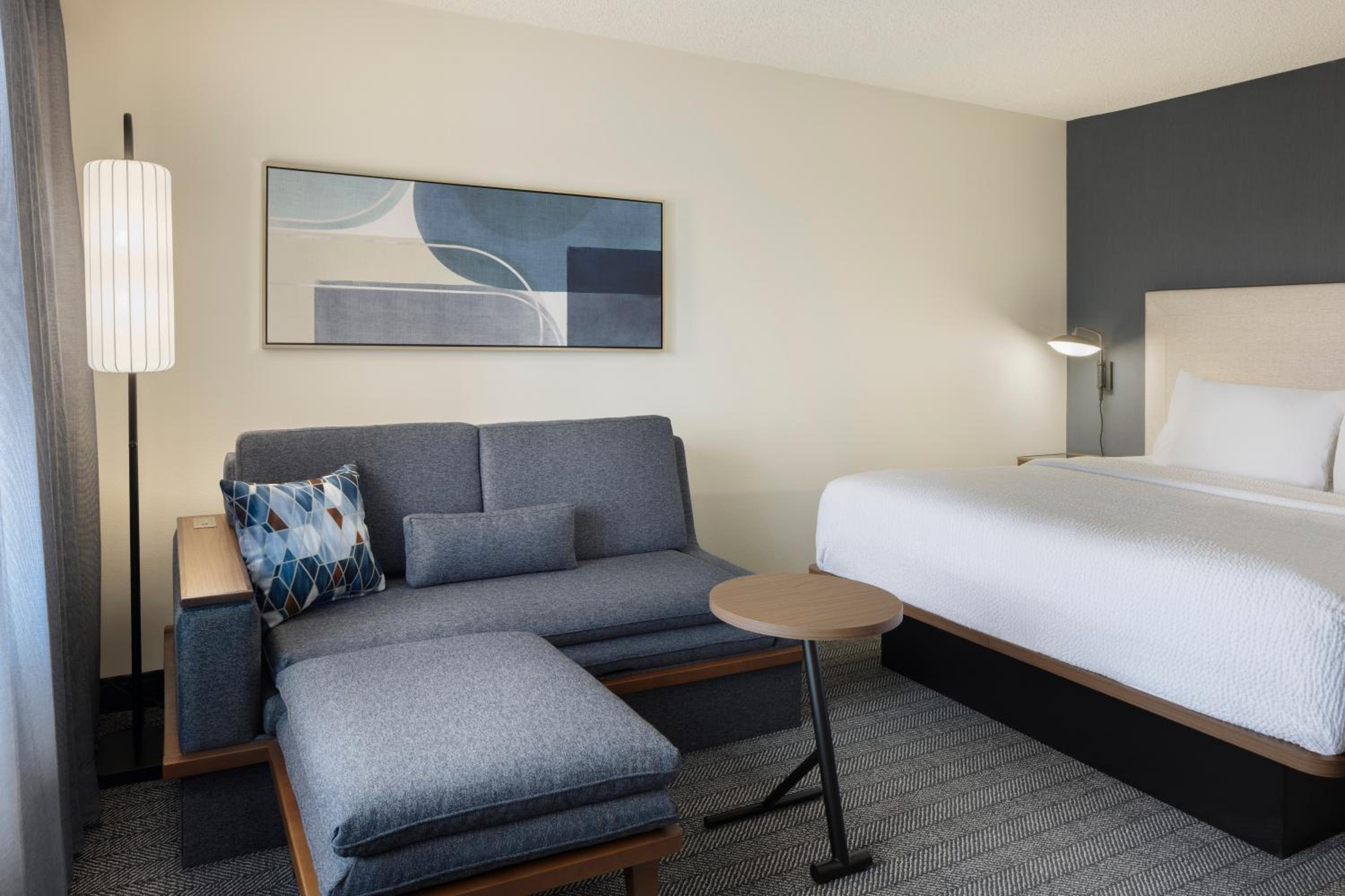 Standard Room with 1 King Bed & Sofa bed - Photo 7