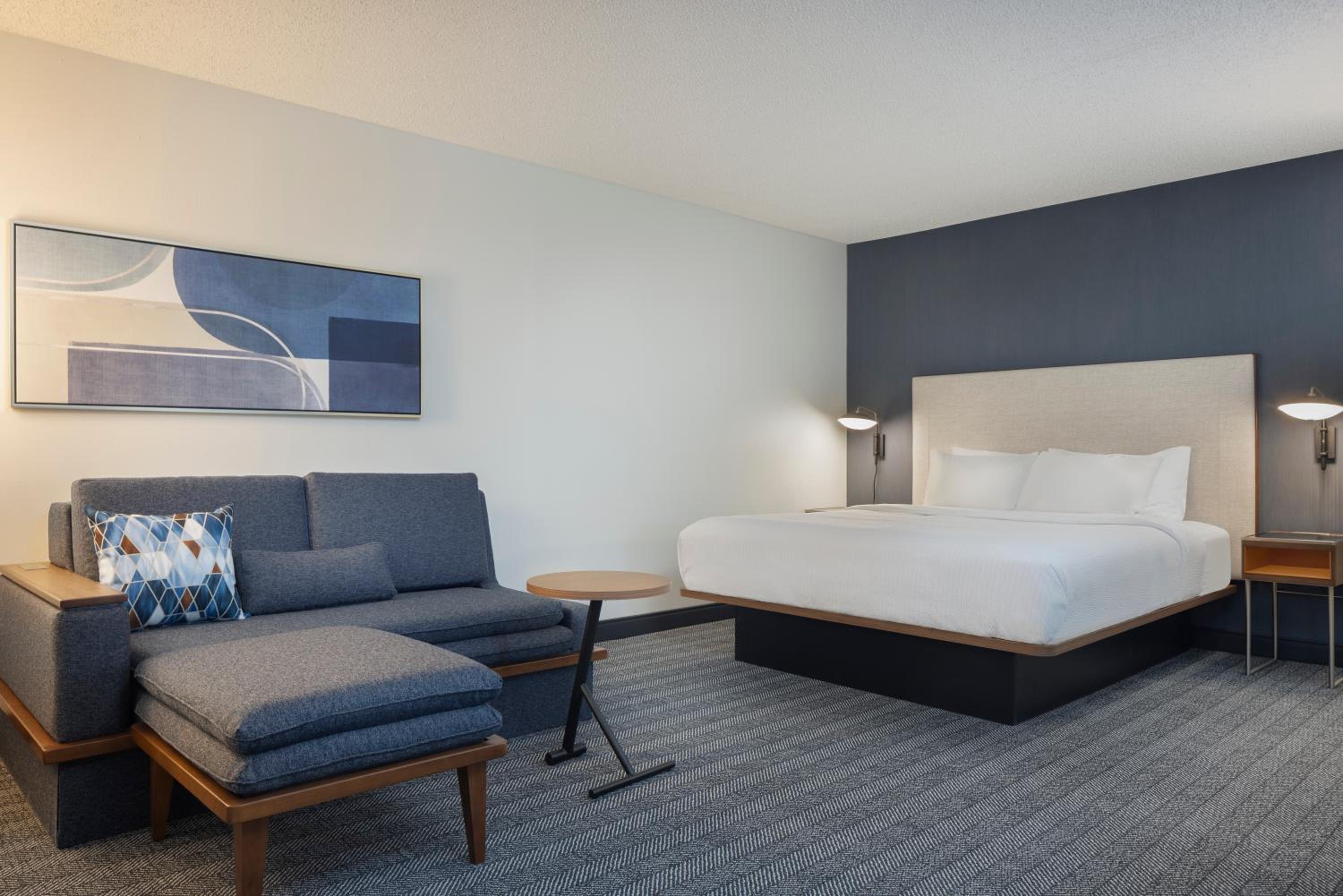 Standard Room with 1 King Bed & Sofa bed - Photo 8