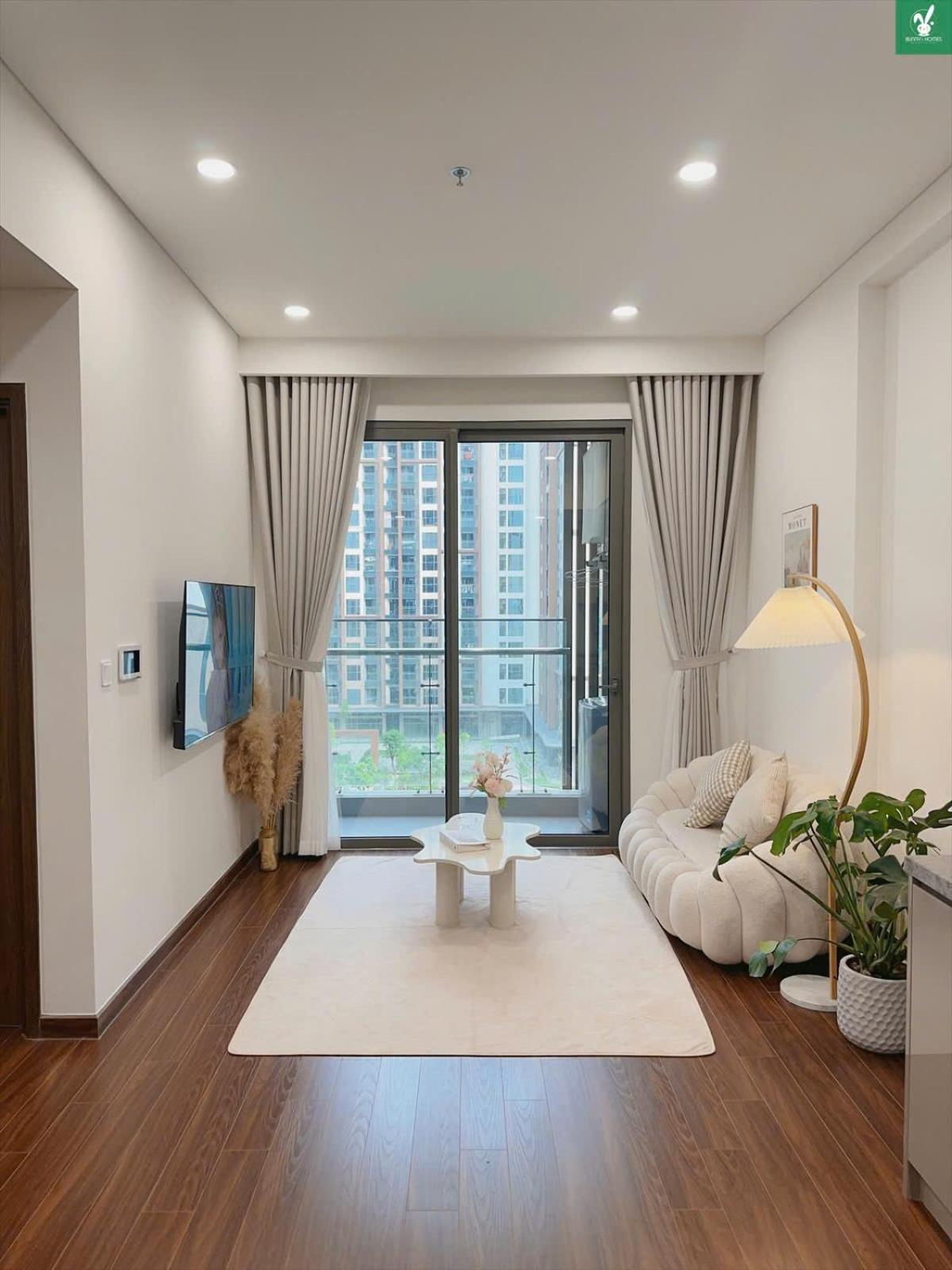 One-Bedroom Apartment with Balcony