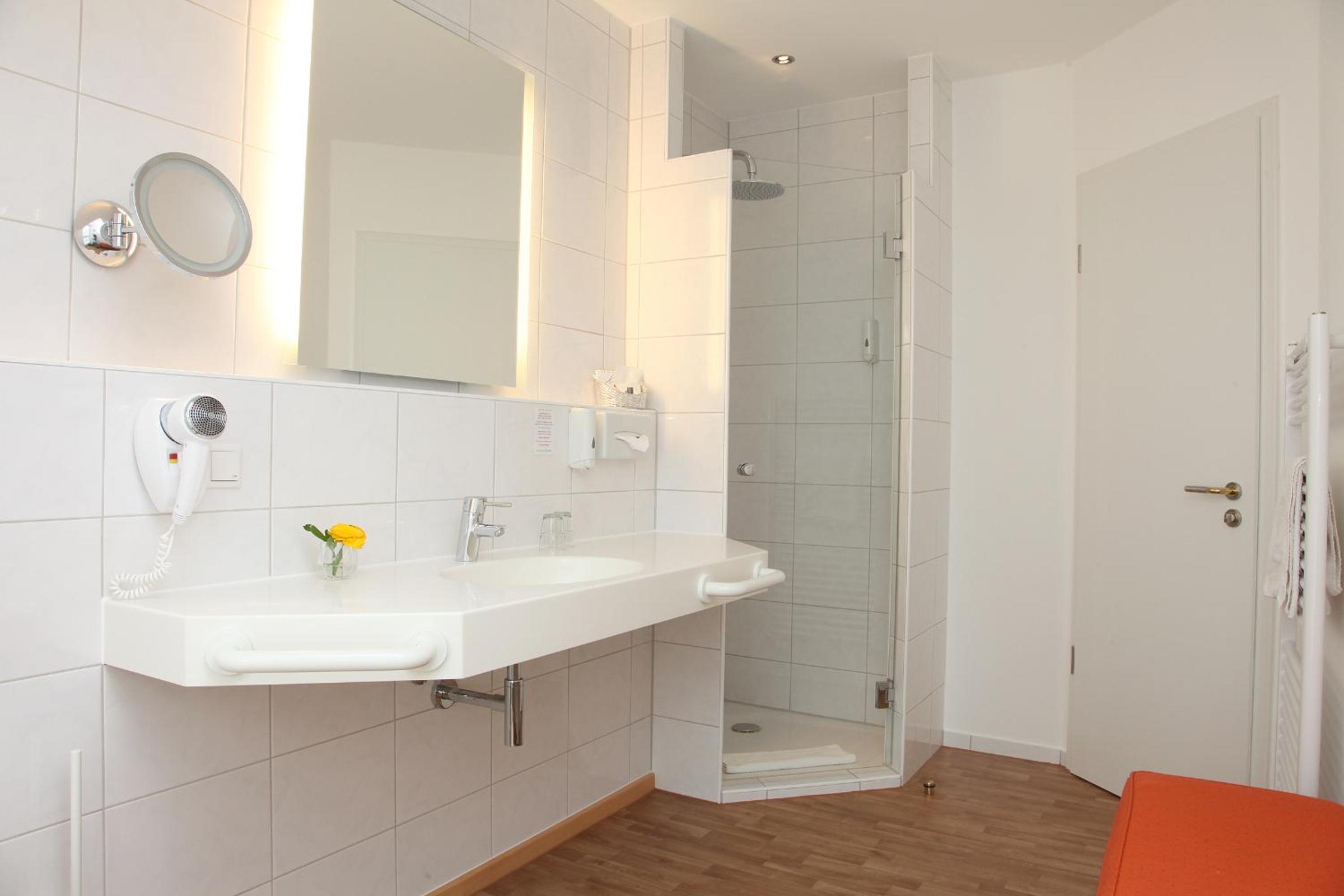 Deluxe Double Room**** - Photo 8