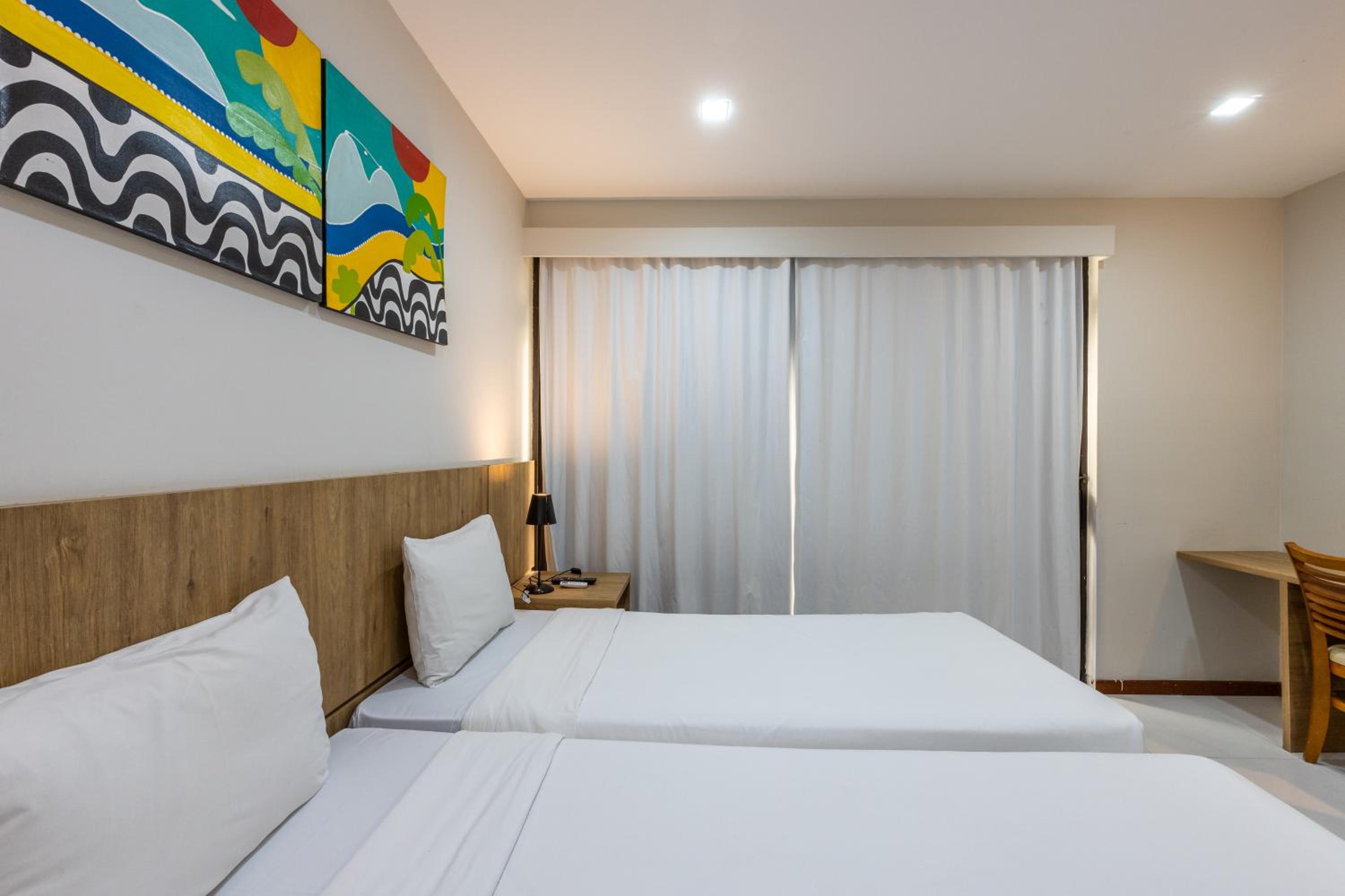 Twin Room with Balcony - Photo 6