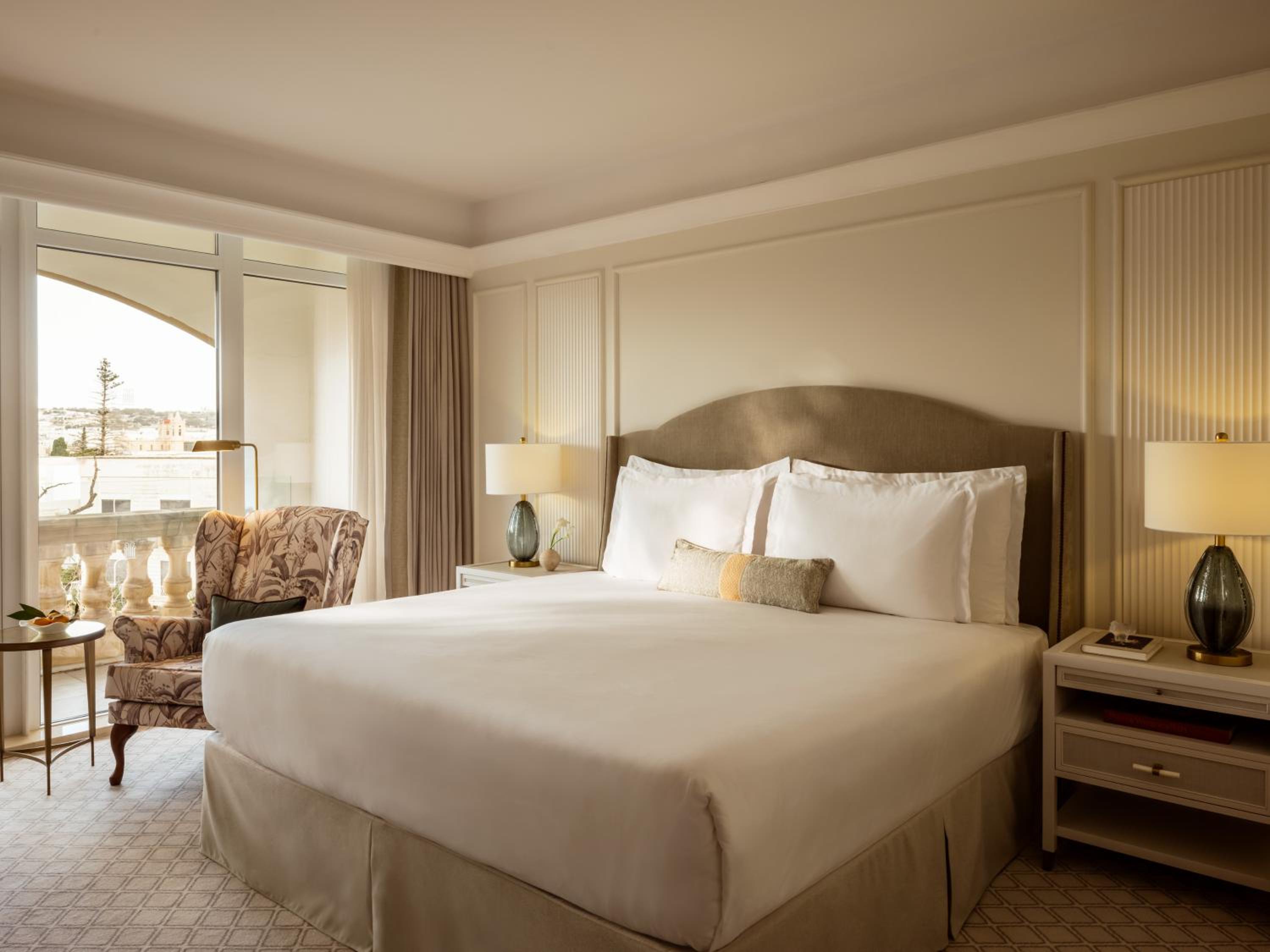 Grand Deluxe Room - Photo 2