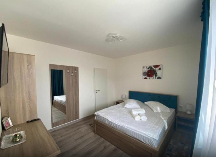 Double Room with Private Bathroom photo 2
