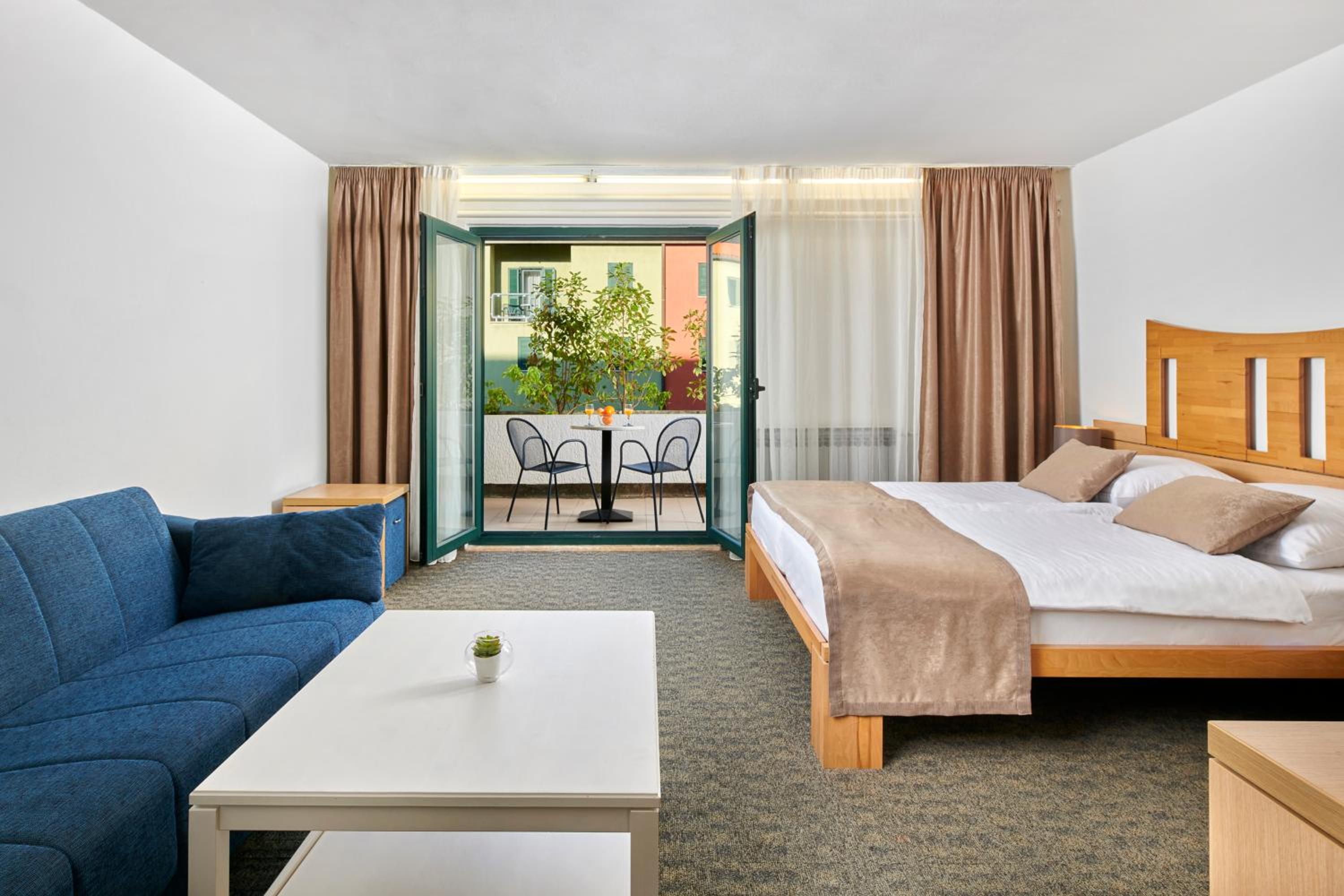 Superior Junior Suite with Balcony photo 3