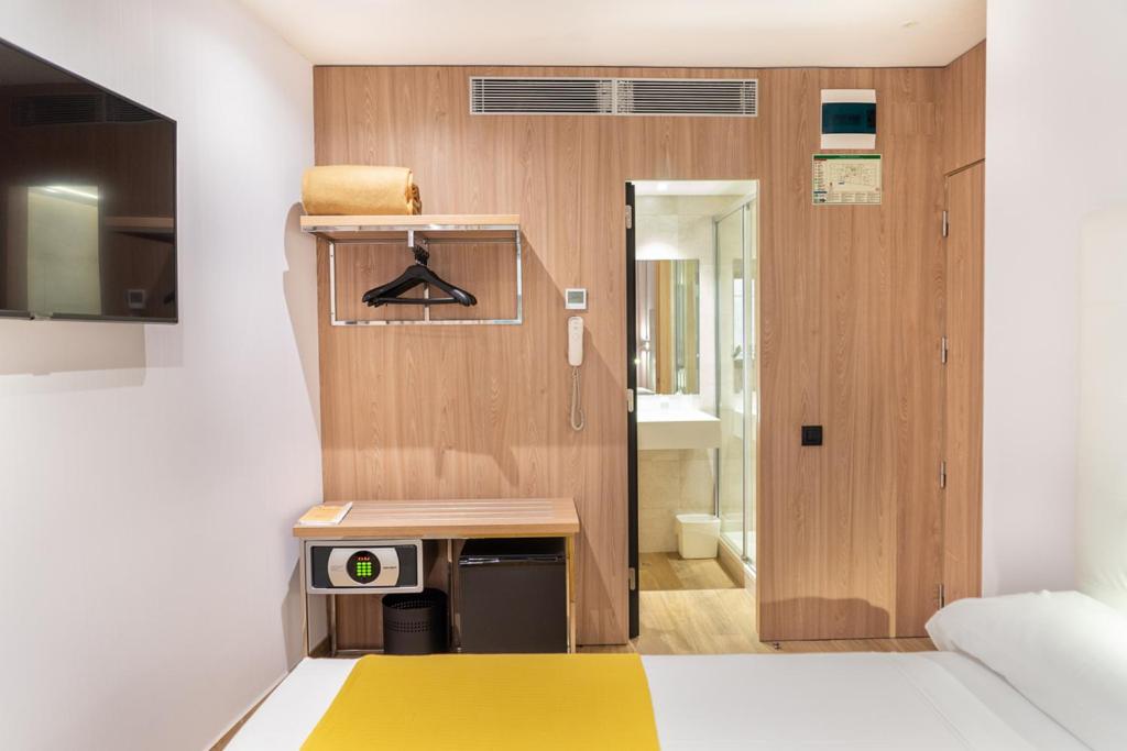 Single Room with Terrace