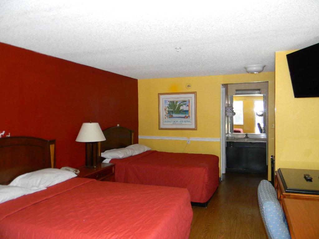 Double Room with Two Double Beds - Non-Smoking photo 3