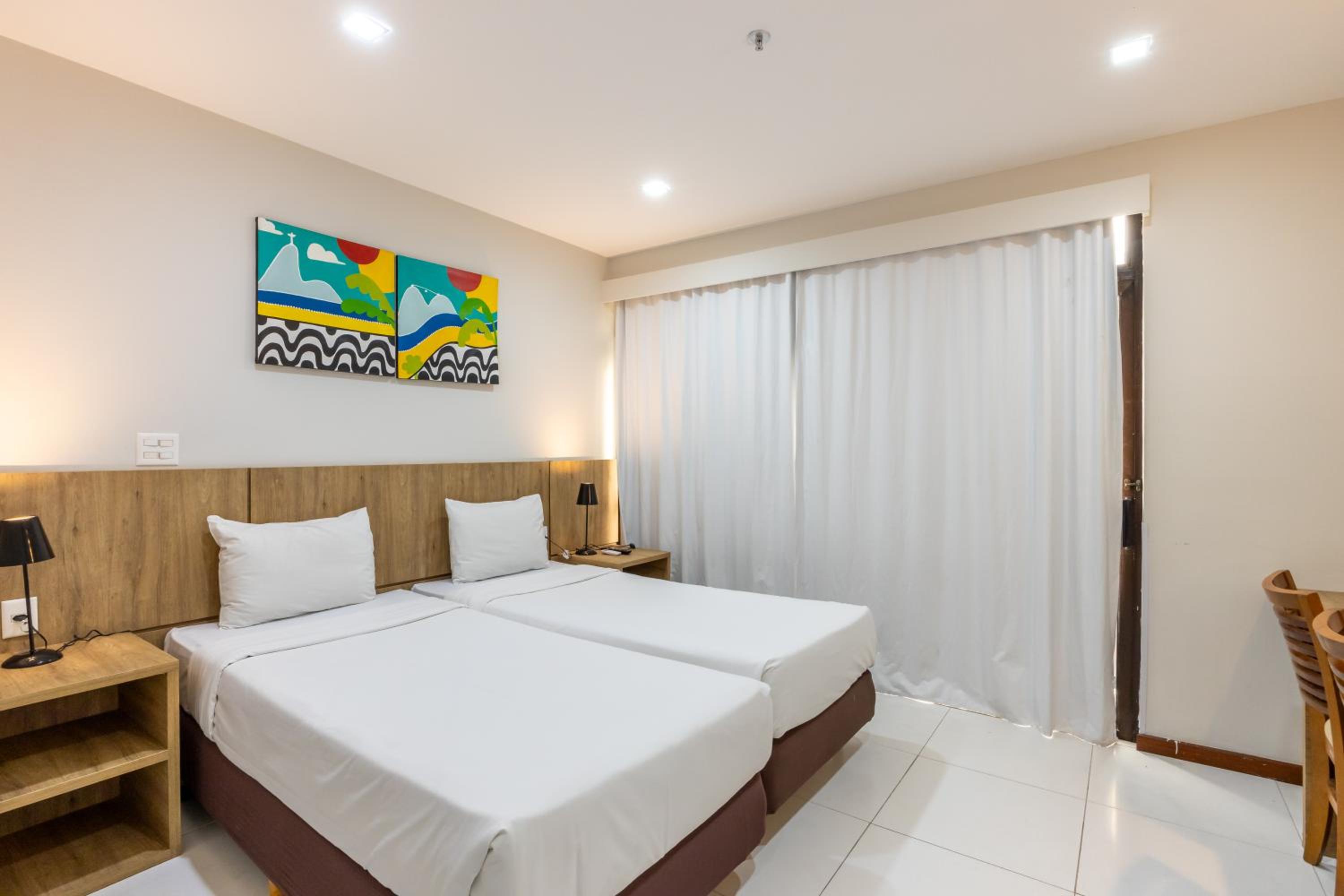 Twin Room with Balcony - Photo 2