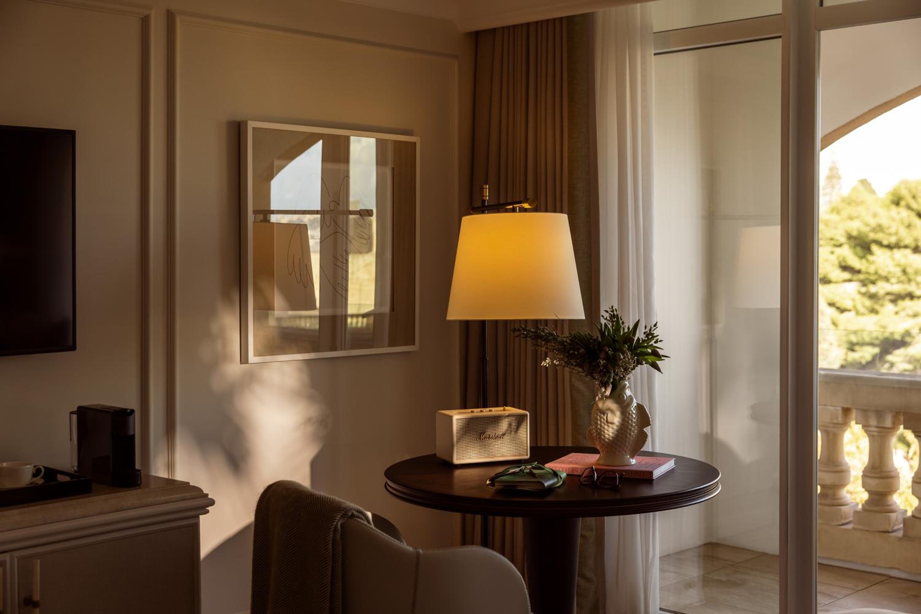 Grand Deluxe Room - Photo 1