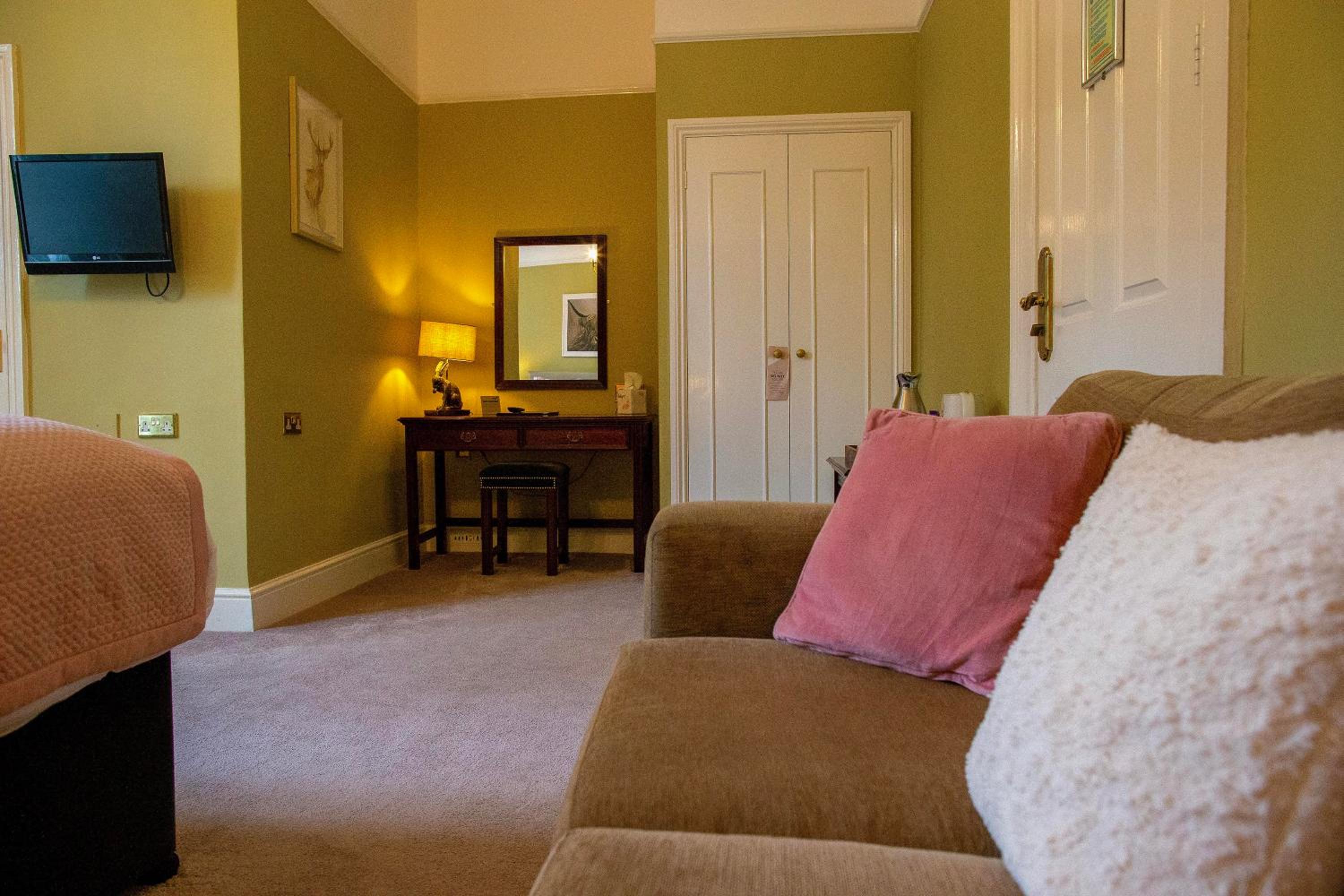 Double or Twin Room - Photo 3