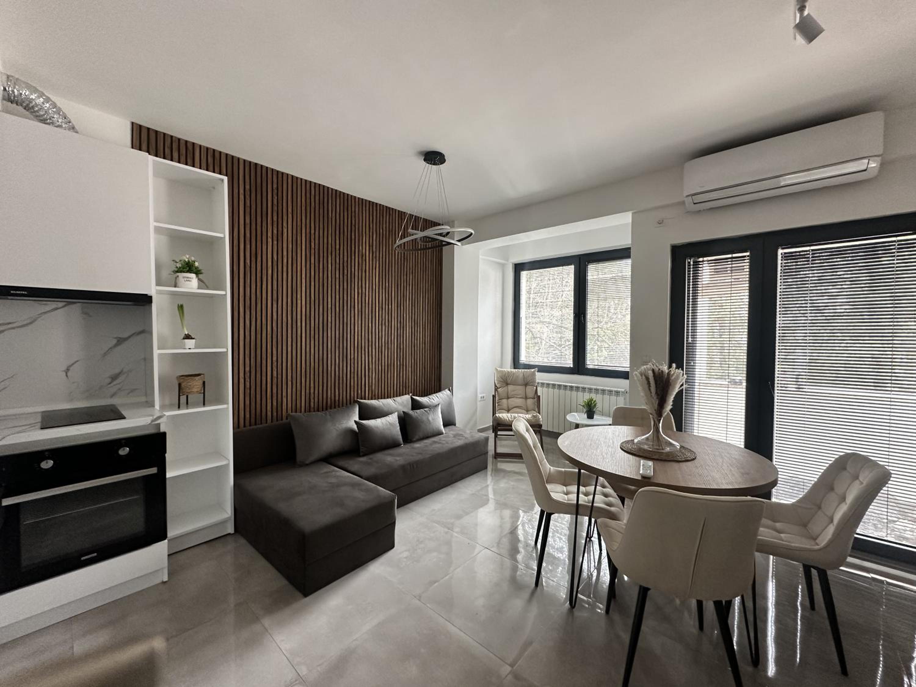 Two-Bedroom Apartment with Balcony photo 2