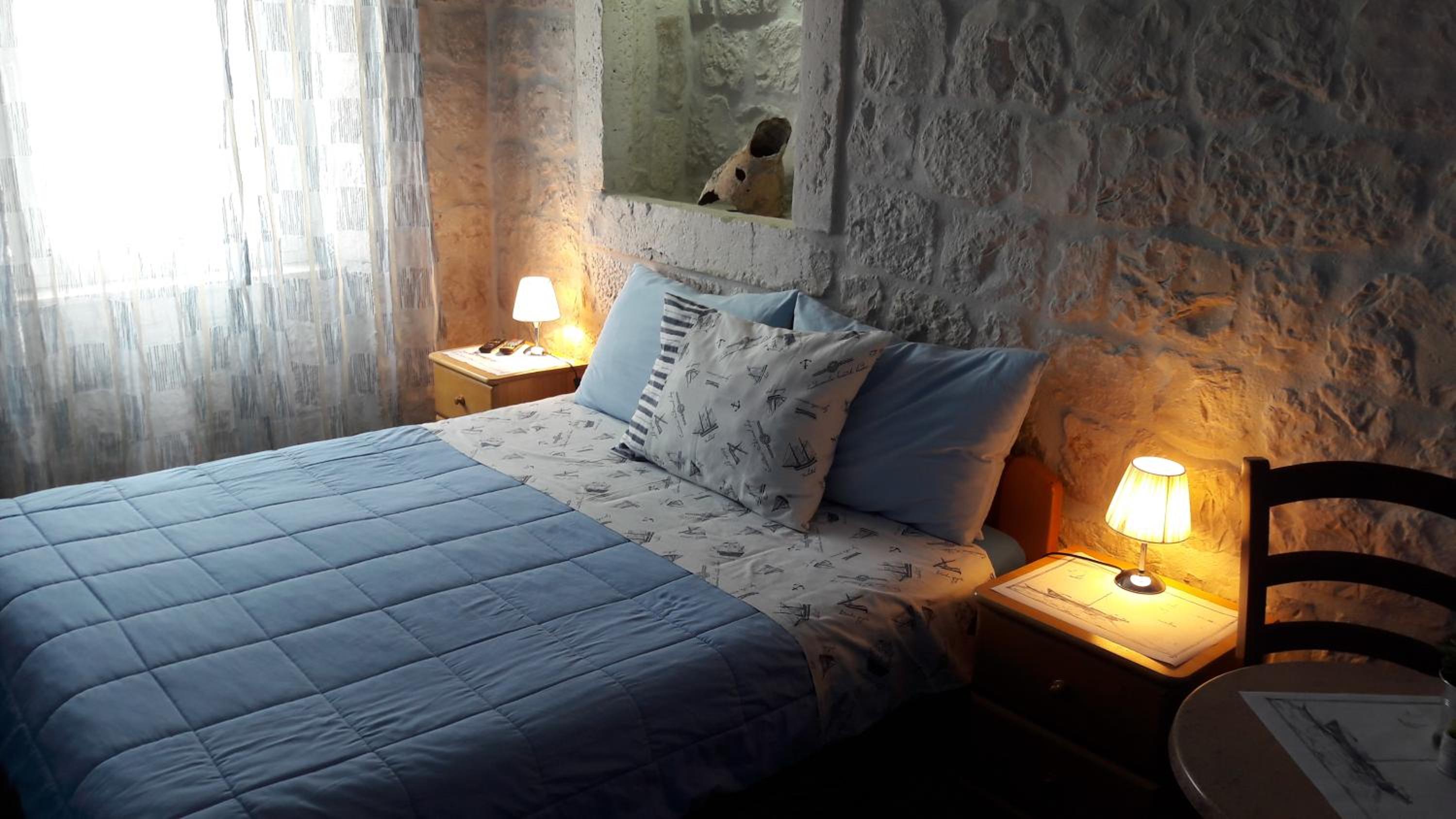Double Room with City View - Photo 12