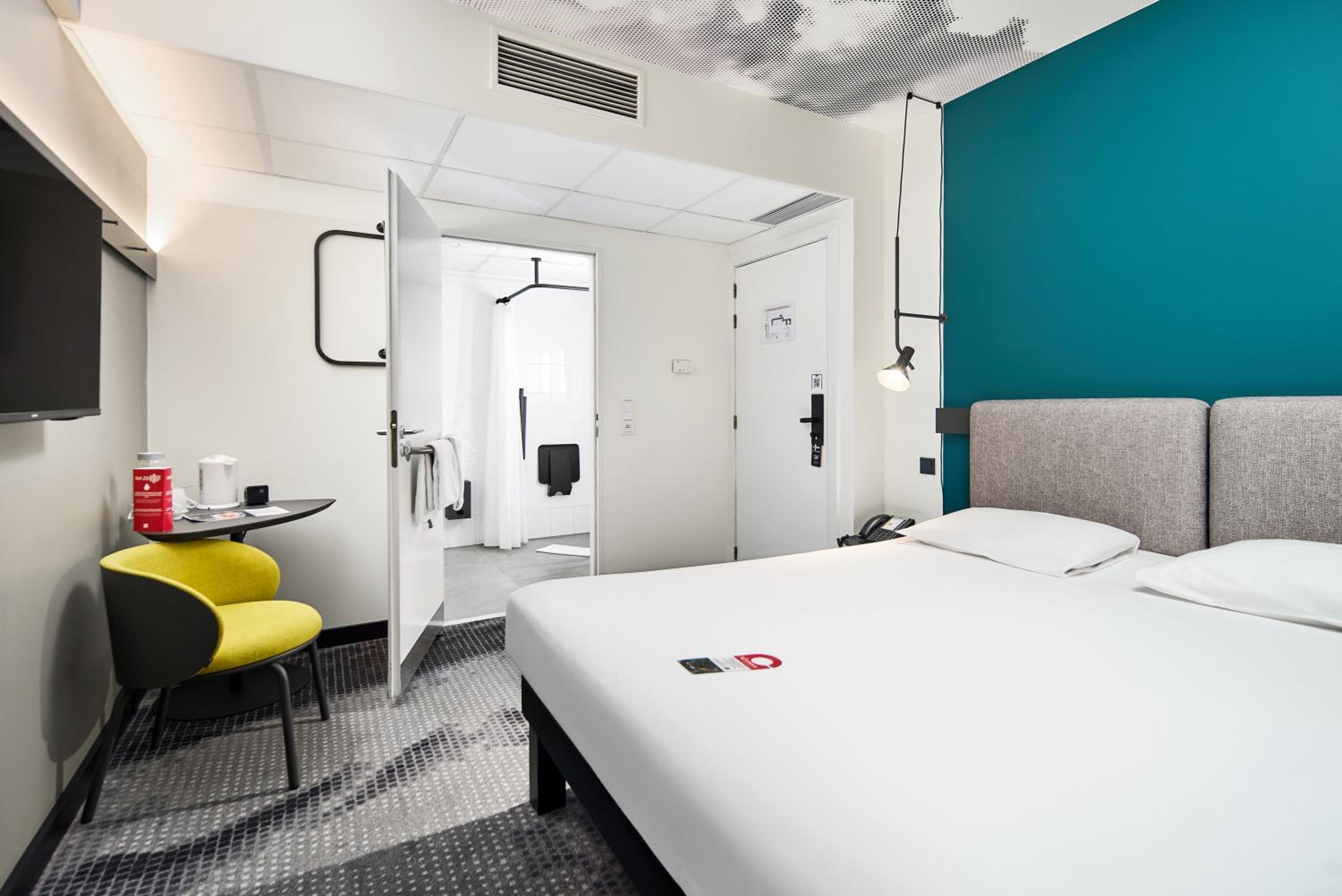 Accessible Superior Room - Photo 1