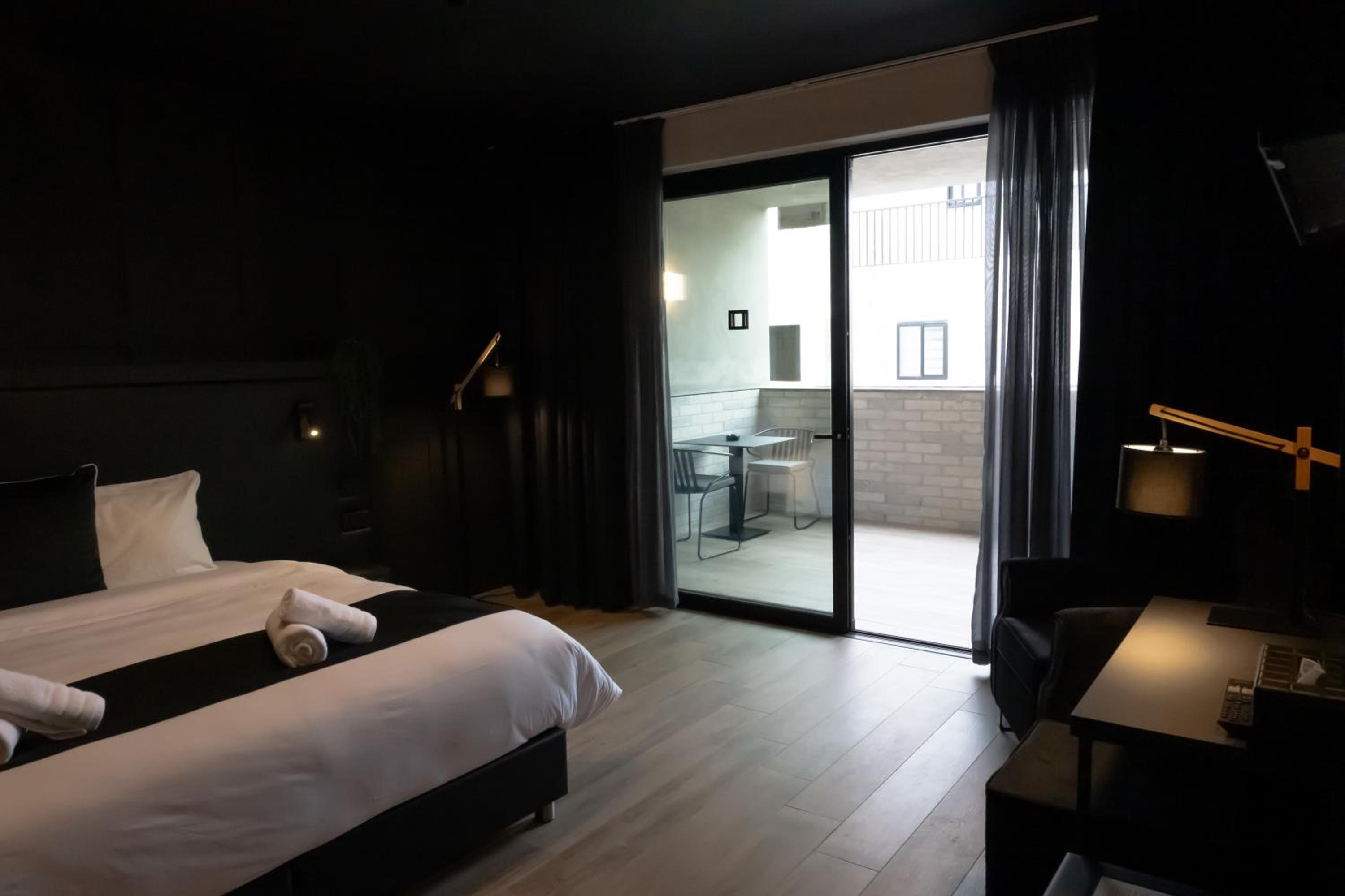 Superior Double or Twin Room with Terrace