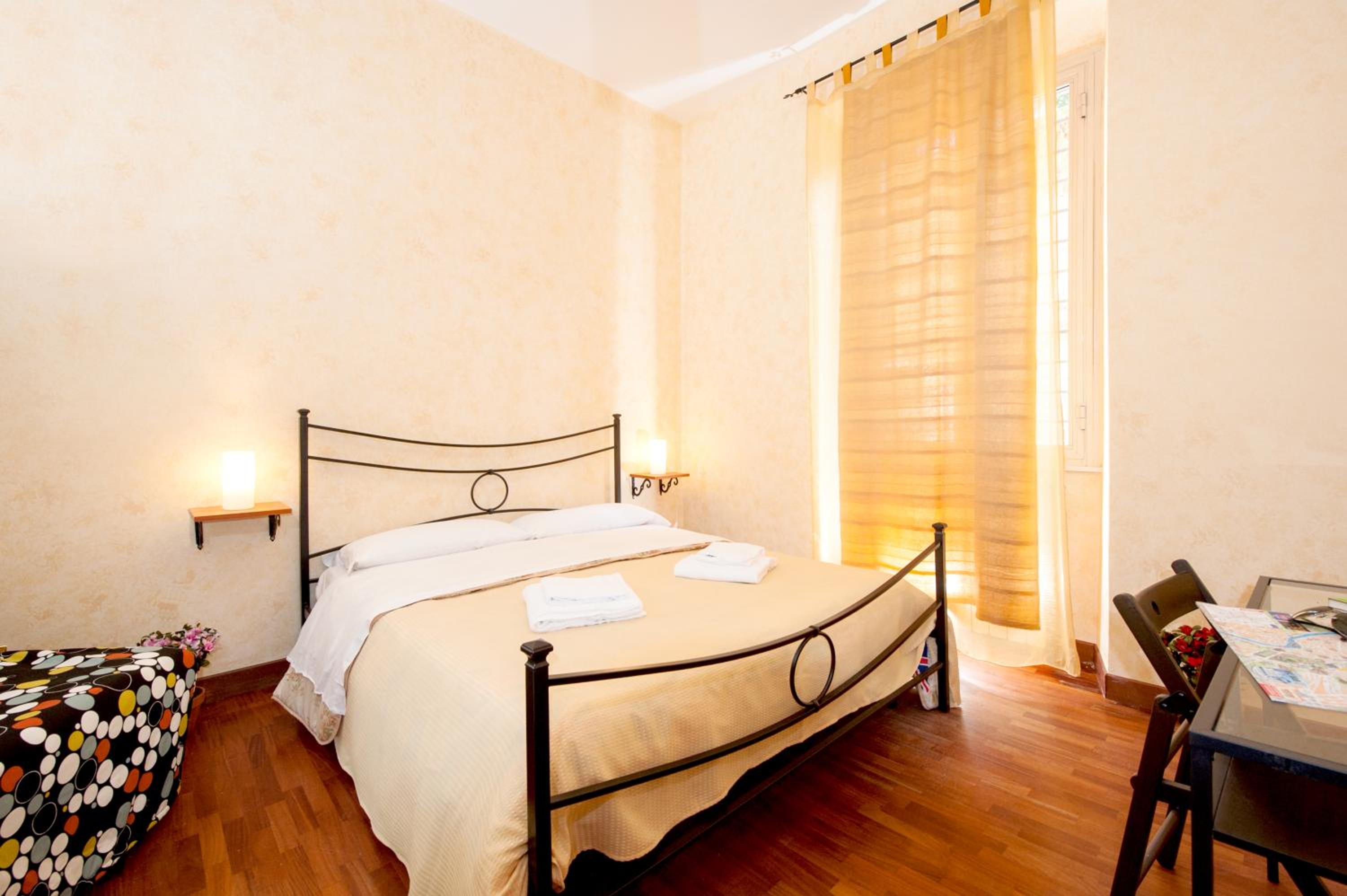 Standard Double Room with Shared Bathroom