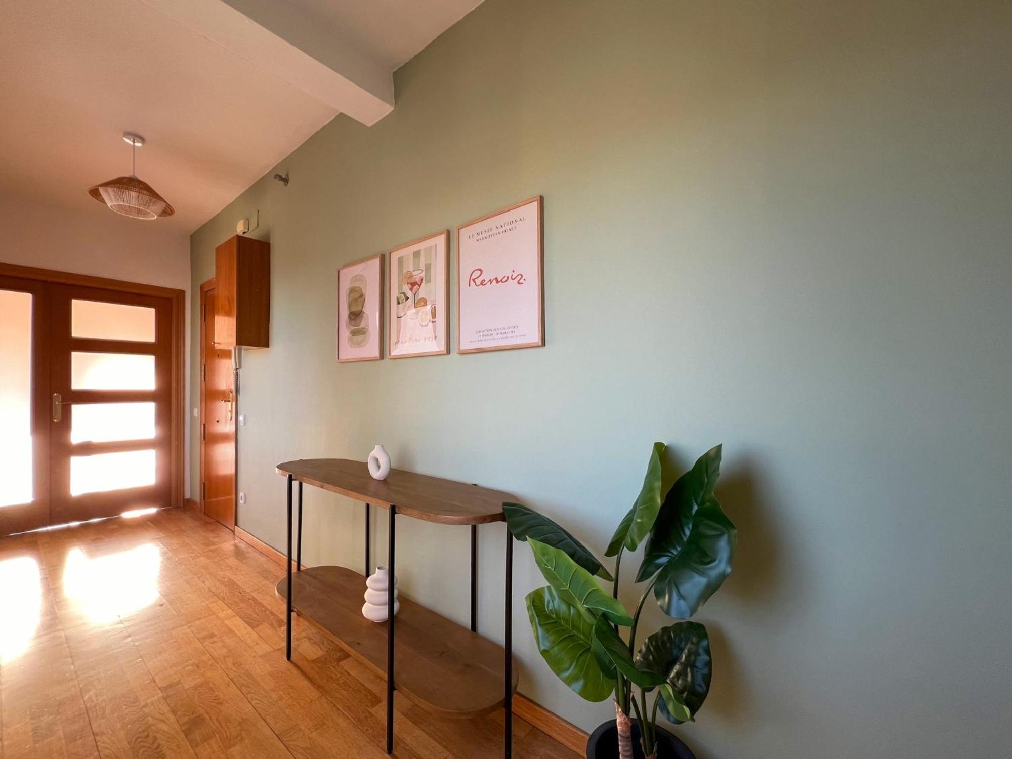 Two-Bedroom Studio Apartment photo 2