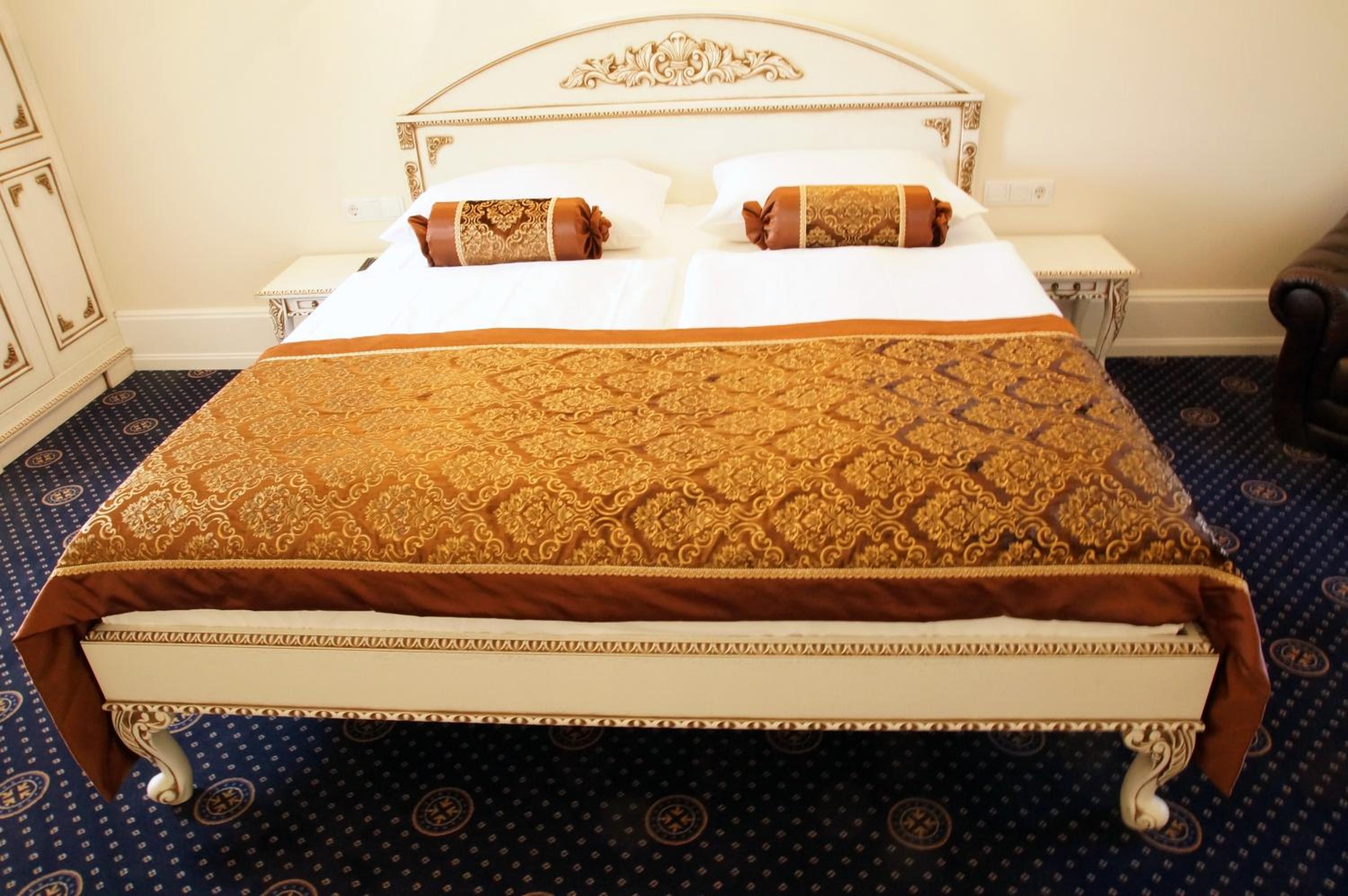 Royal Suite - Photo 3