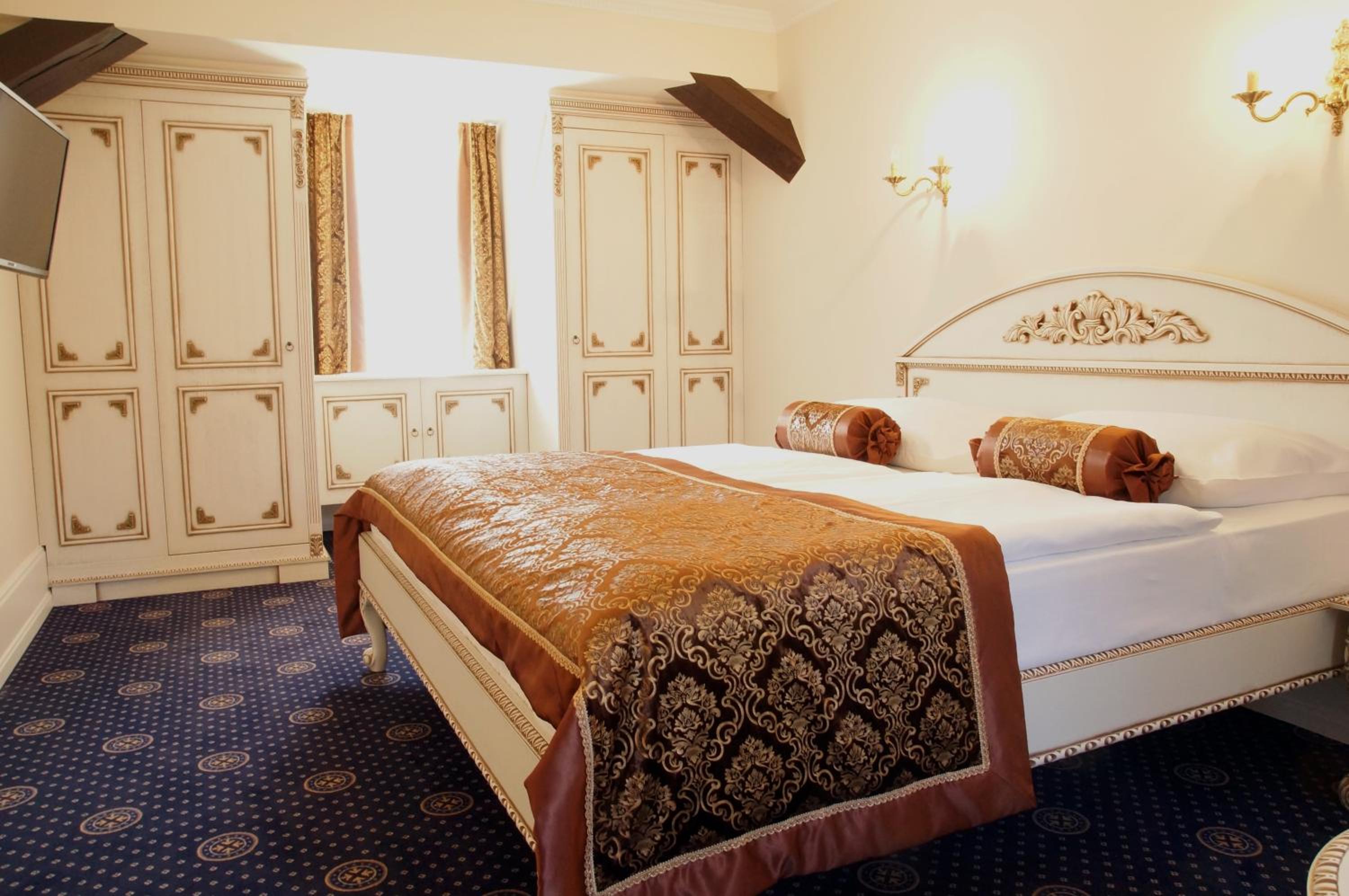 Royal Suite - Photo 2