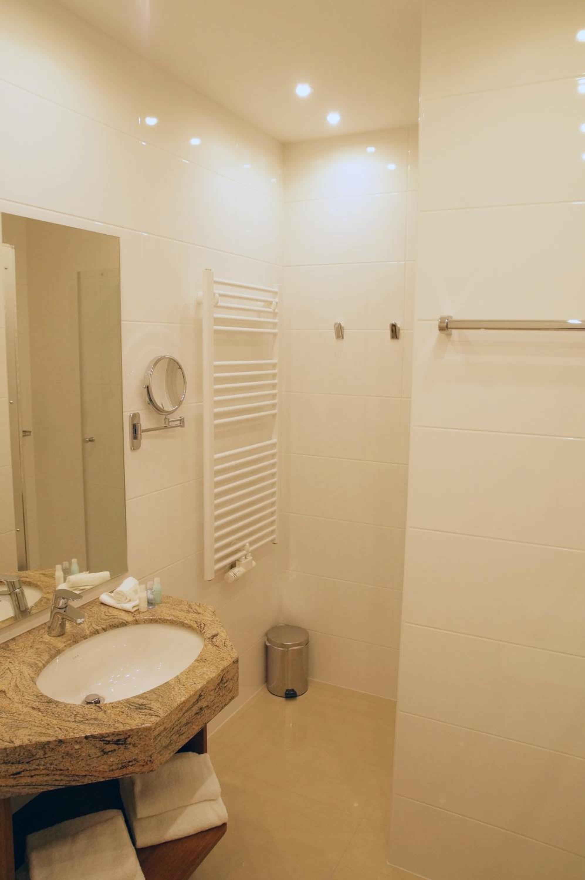 Penthouse Suite - Photo 2