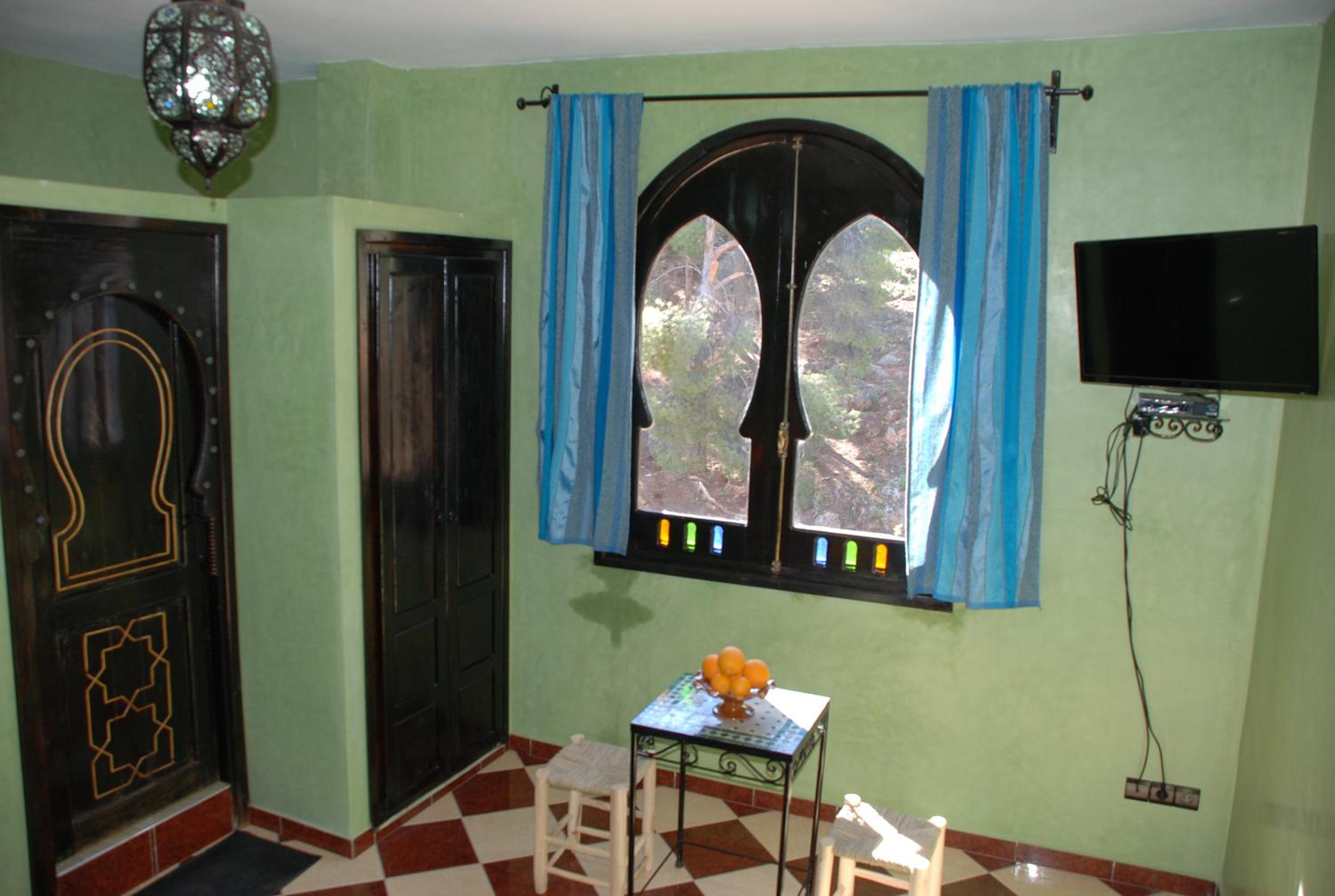 Deluxe Double Room with Shower - Photo 6