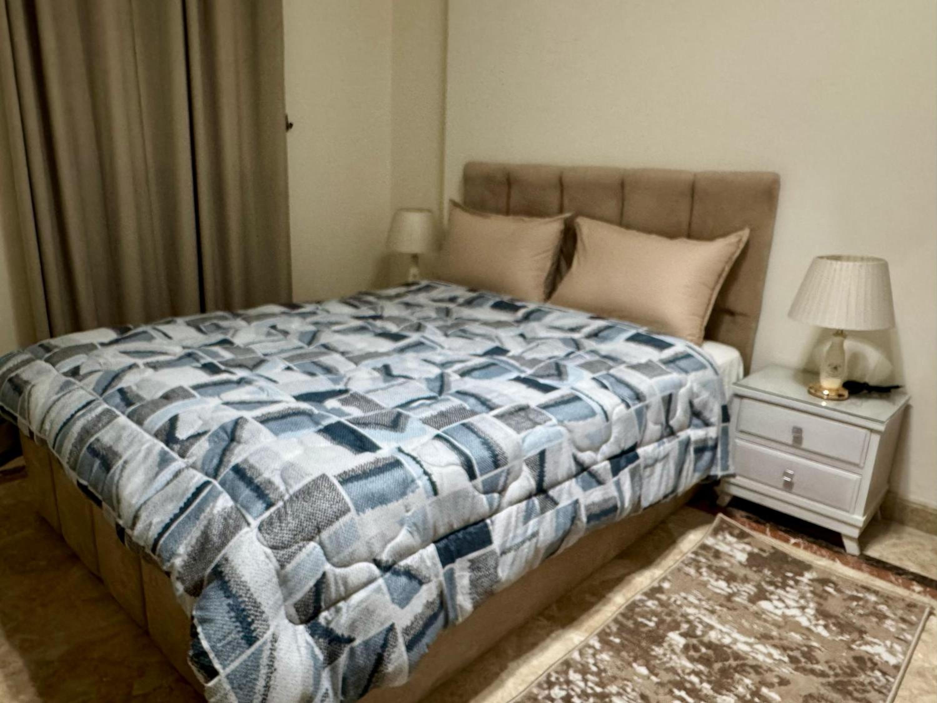 Four-Bedroom Apartment with Lake View photo 3